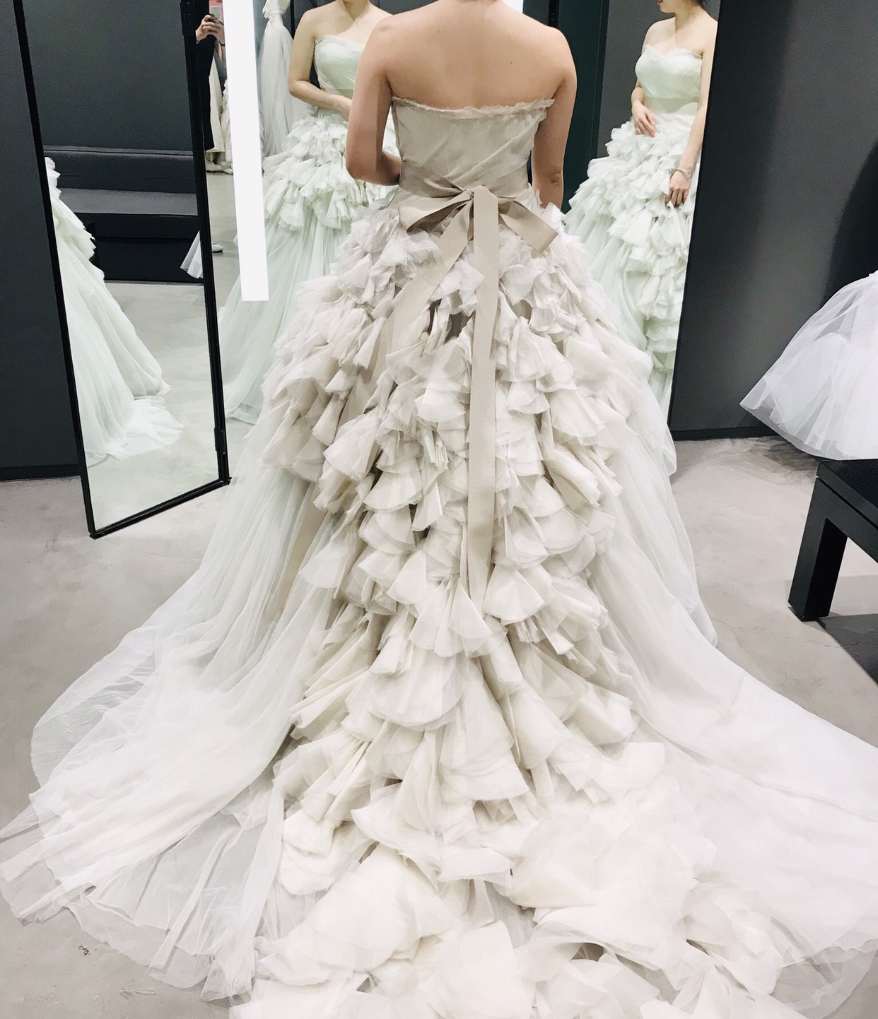 Vera Wang Hayley Sample Wedding Dress Save 73% - Stillwhite