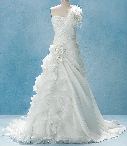  Alfred  Angelo  Ariel Style 210 Preloved Wedding  Dress  on 