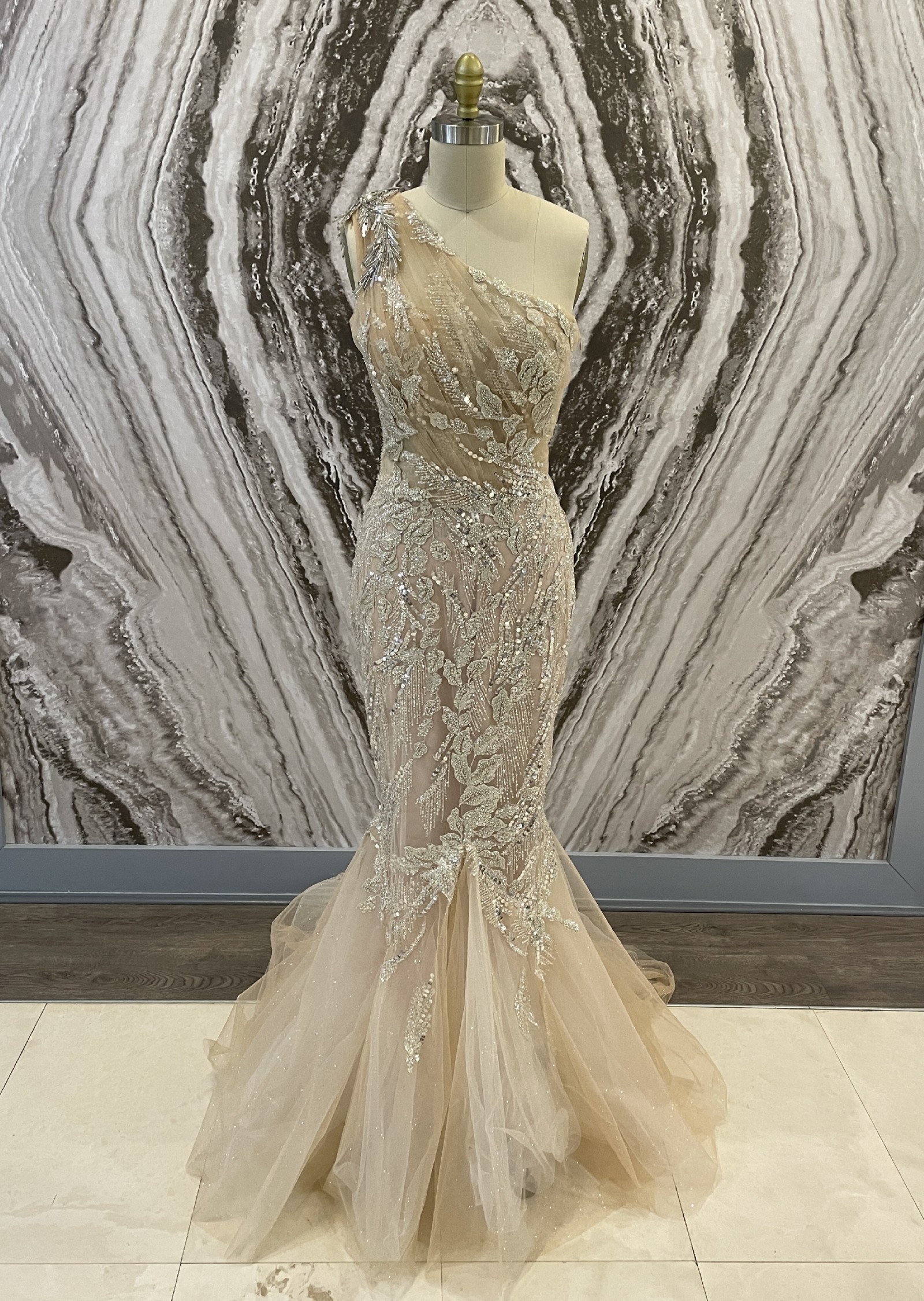 Milla Nova, Jenya Sample Wedding Dress Save 73% - Stillwhite
