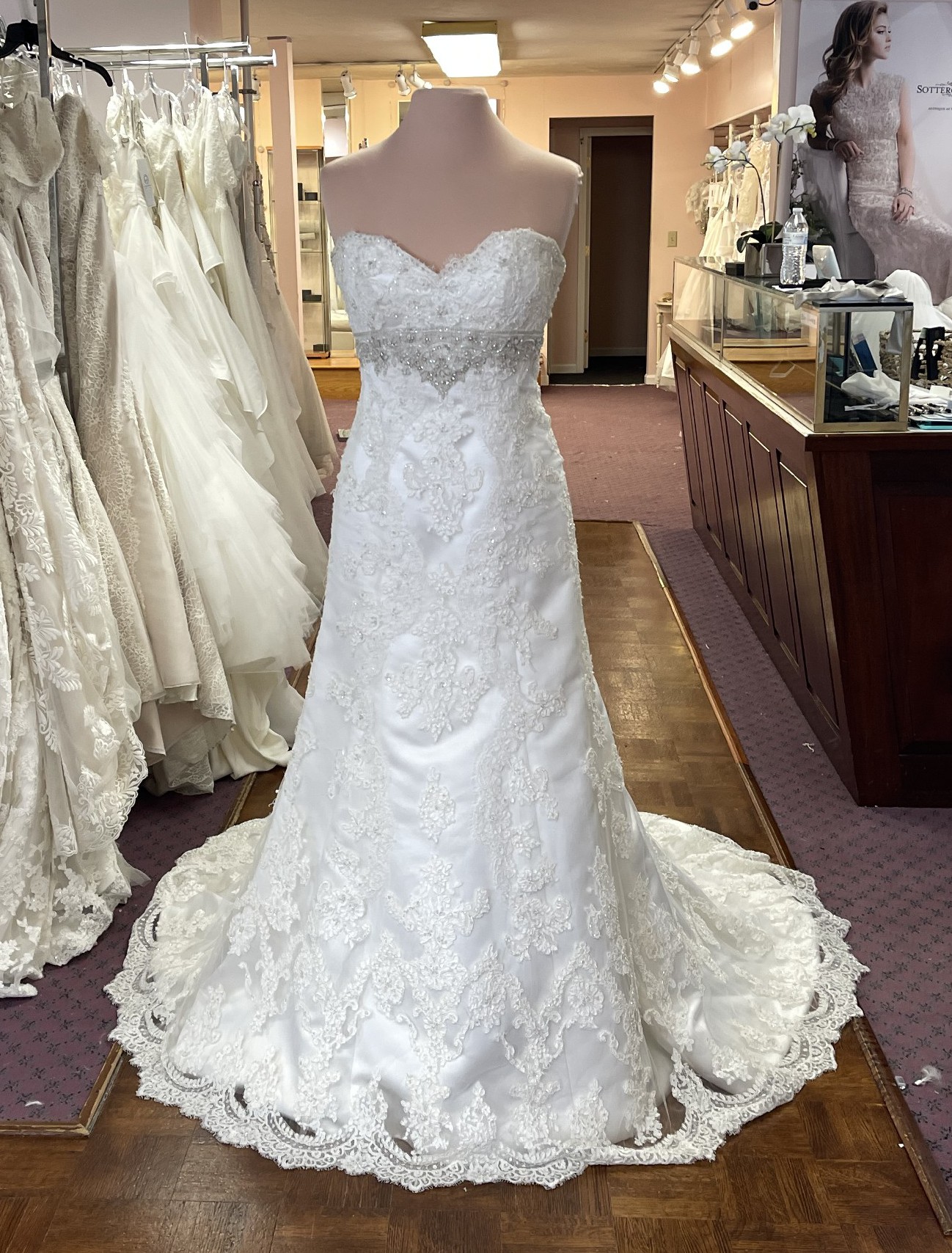 Casablanca Bridal 2072 Sample Wedding Dress Save 82% - Stillwhite