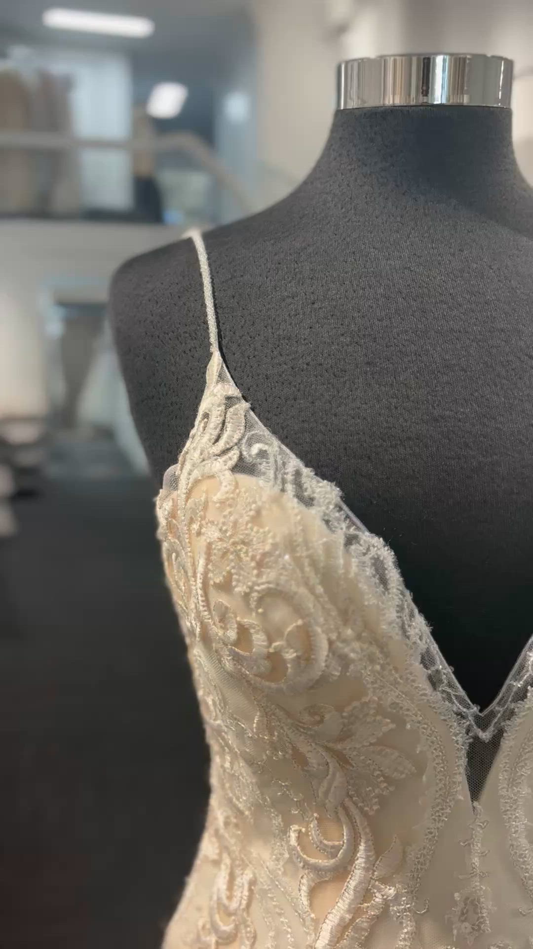 Casablanca Bridal, 2424