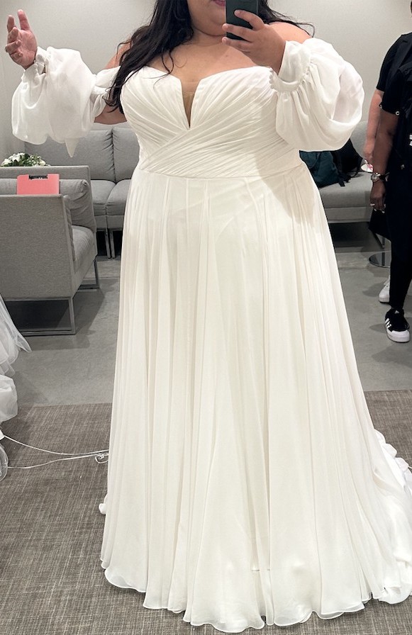 Essense of Australia, D3636+ LABEL SIZE 34*** New Wedding Dress