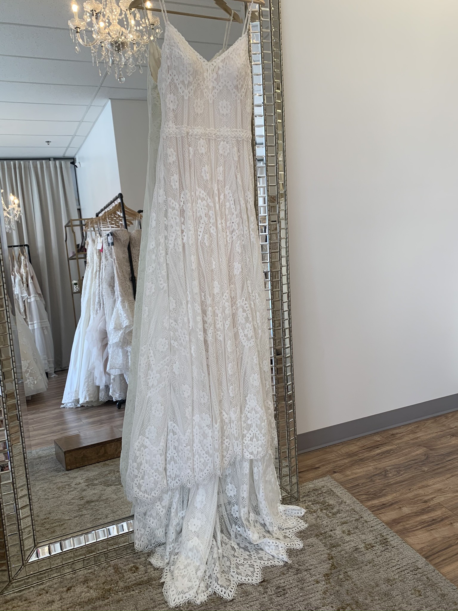 Wilderly Bride F148 / HOLLIS Sample Wedding Dress Save 49% - Stillwhite