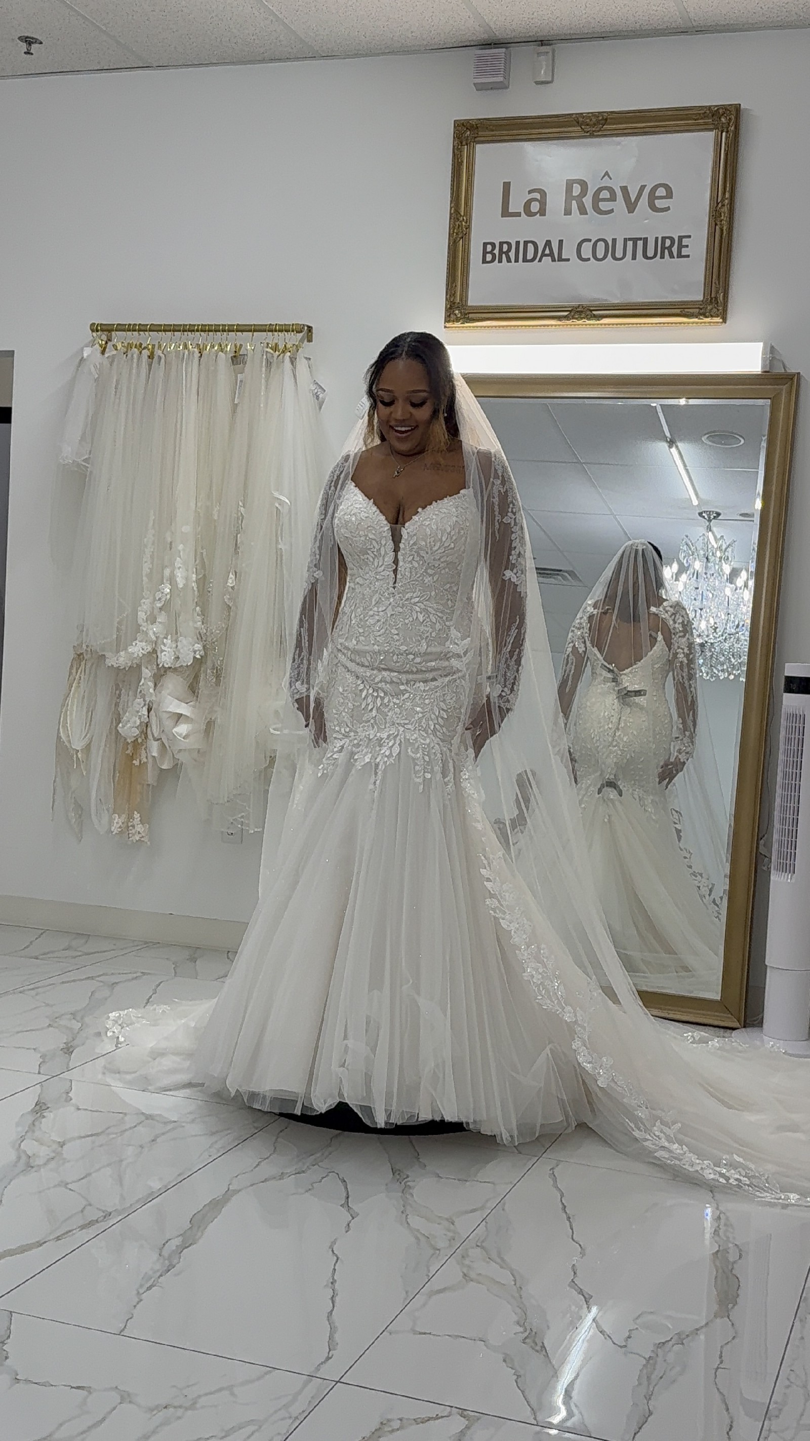 fit and flare with sleeves wedding dress Detachable Sleeve Sparkly Mermaid Wedding Dress Sample