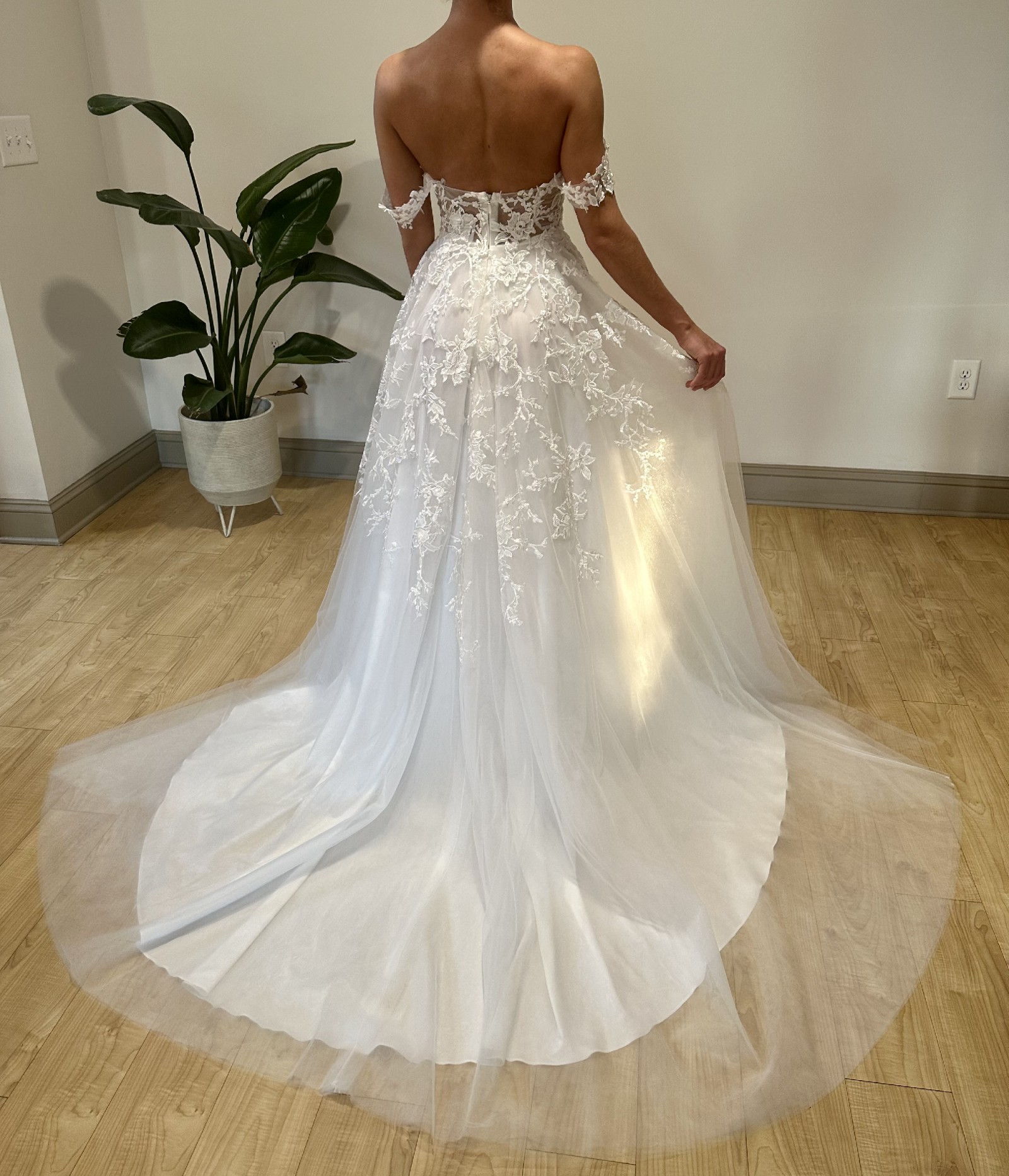 Olia Wedding Dresses