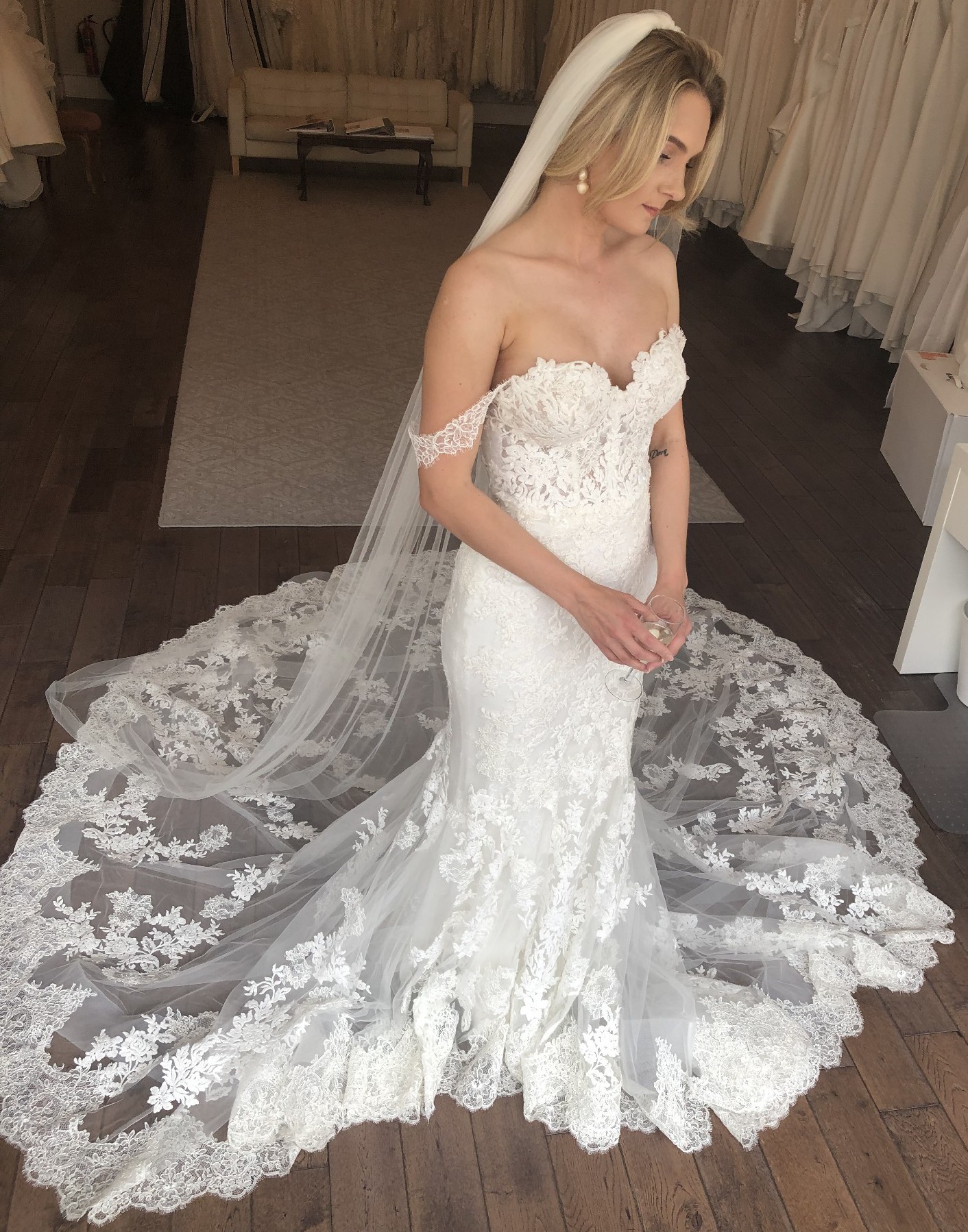 Enzoani Nolen New Wedding Dress Save 25 ...