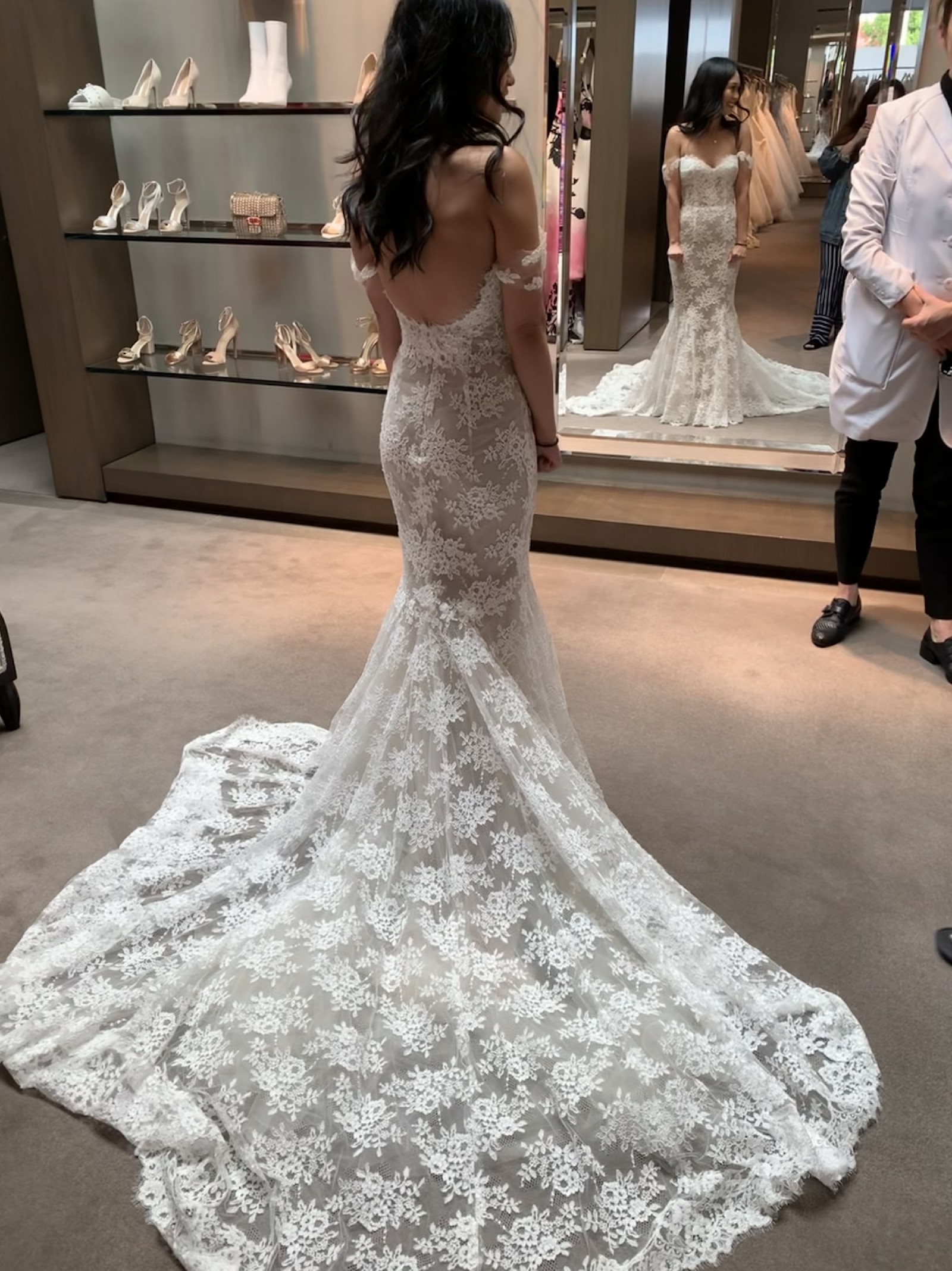 monique lhuillier mermaid wedding dress