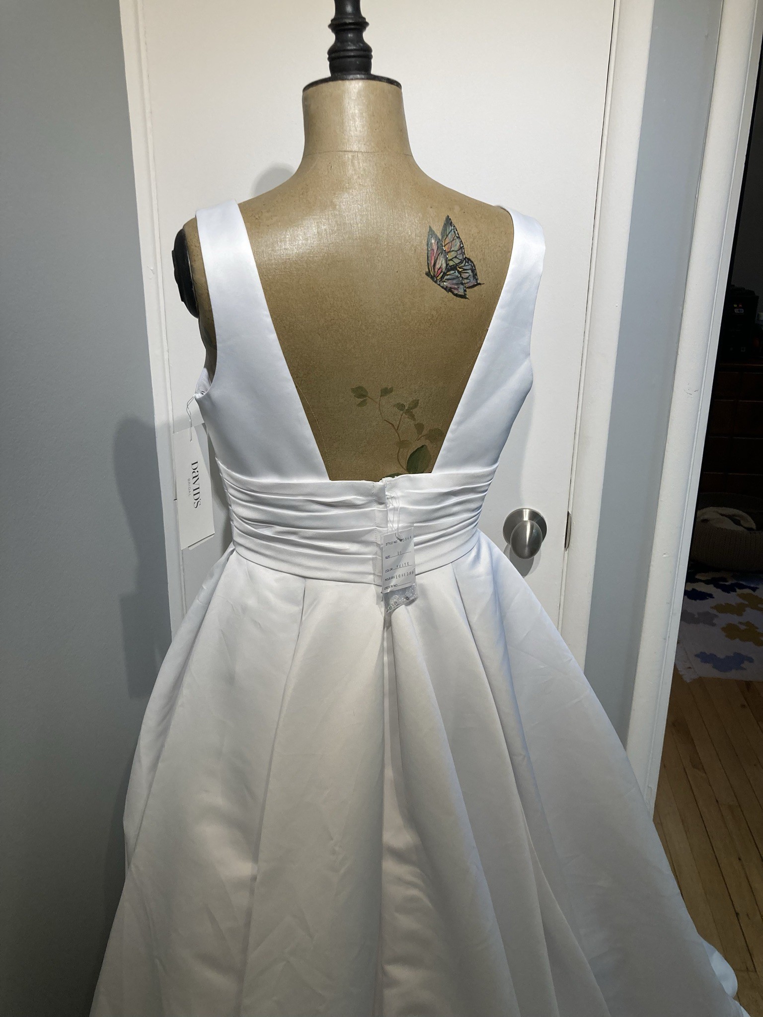 David's Bridal Collection, V3848 New Wedding Dress Save 43