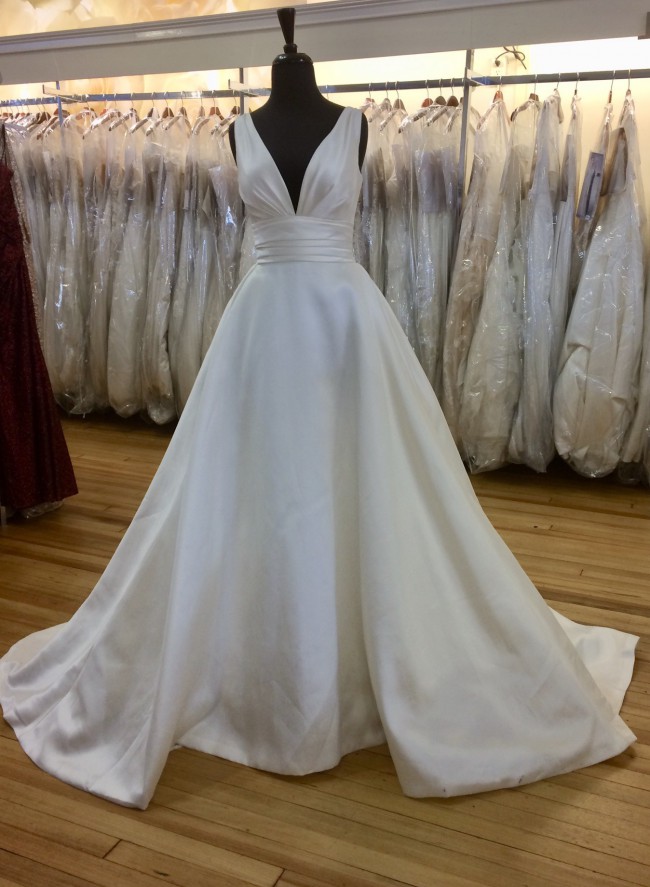 Pronovias Plaza Sample Wedding Dress Save 39% - Stillwhite