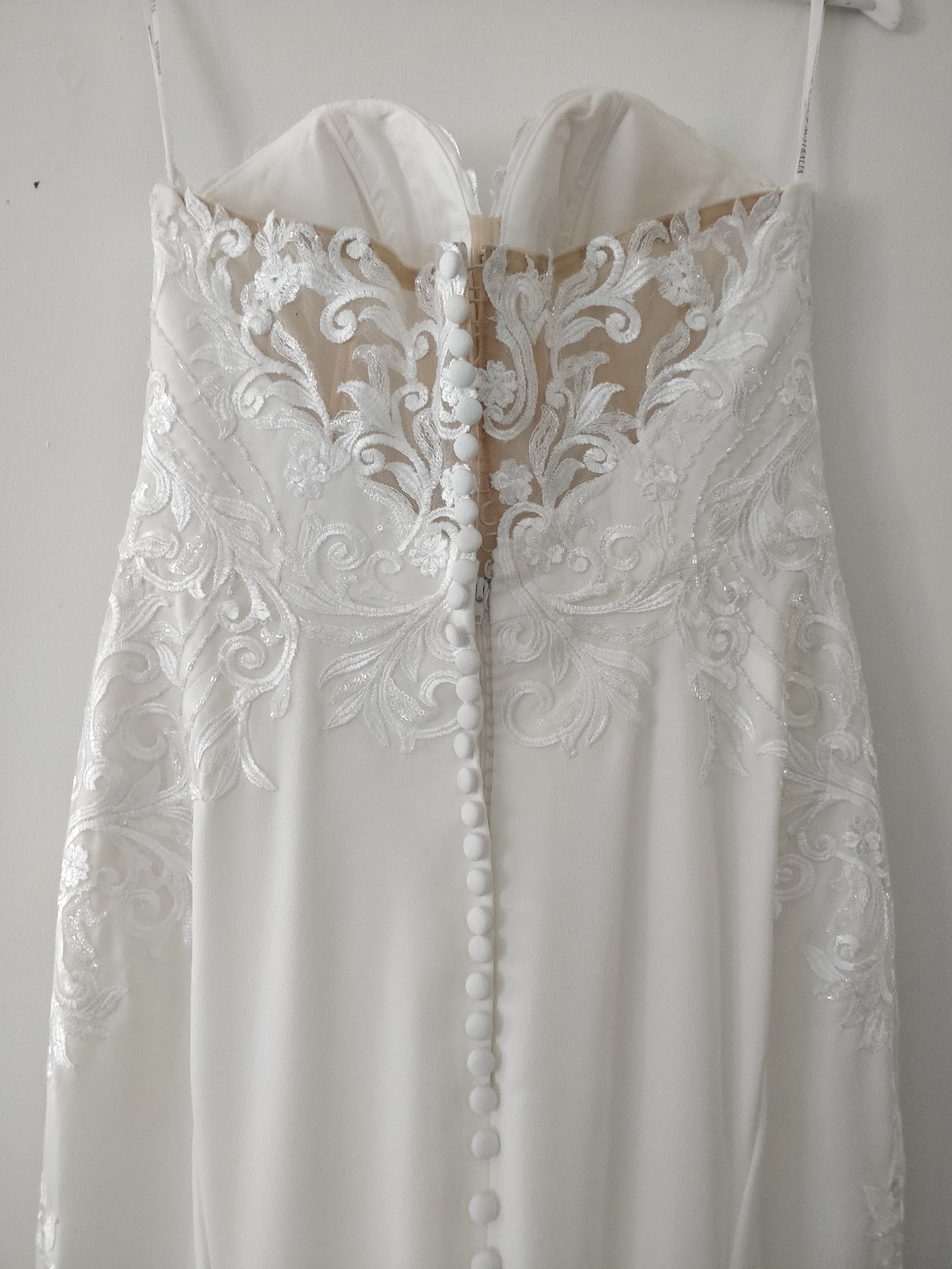 Essense of Australia D2597 Sample Wedding Dress Save 55% - Stillwhite