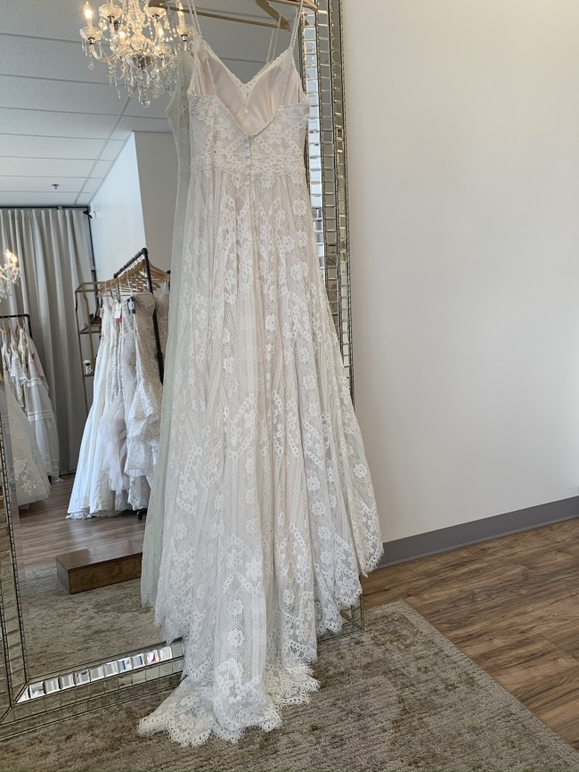 Wilderly Bride F148 / HOLLIS Sample Wedding Dress Save 49% - Stillwhite