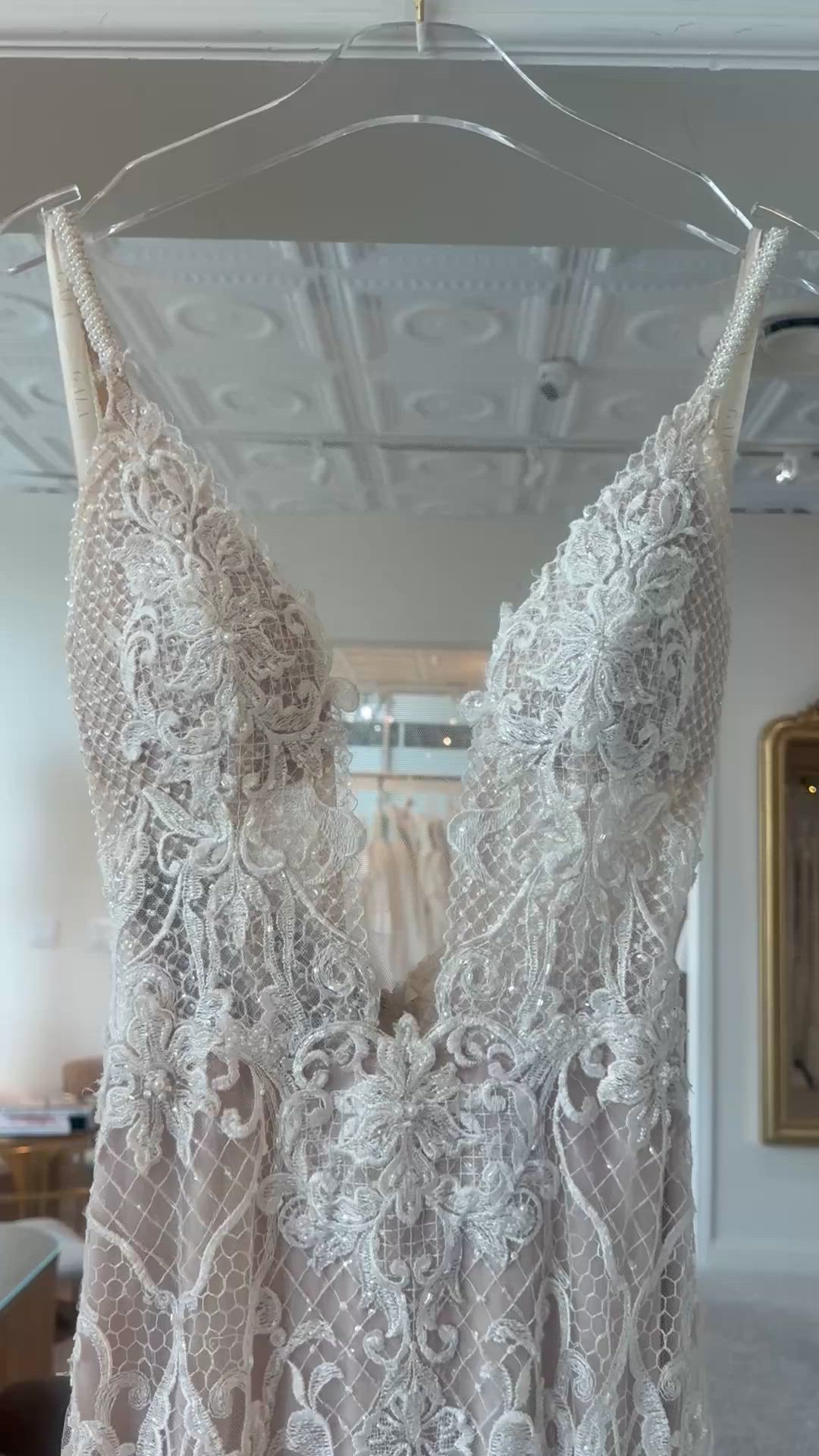 Galia Lahav, 708