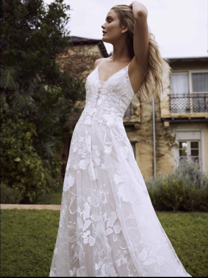 Madi Lane Easton New Wedding Dress Save 37% - Stillwhite