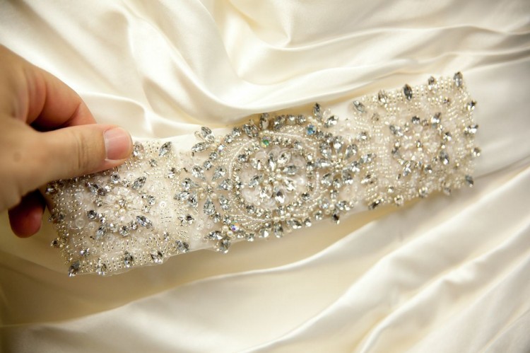Alfred Angelo, Ariel #223 - Added Crystal Sash Used Wedding  display picture 3