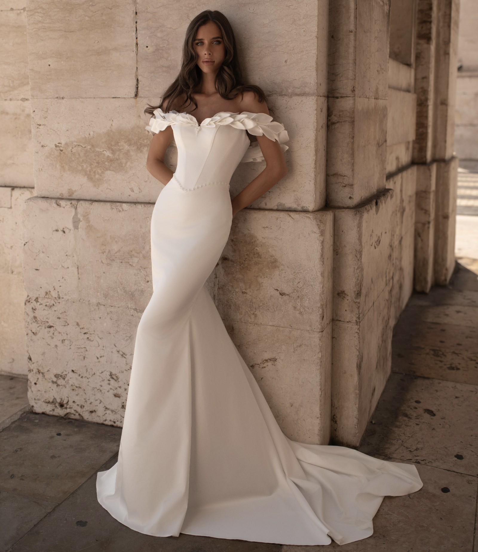Blammo Biamo, LAVRIA SATIN Sample Wedding Dress Save 28% - Stillwhite