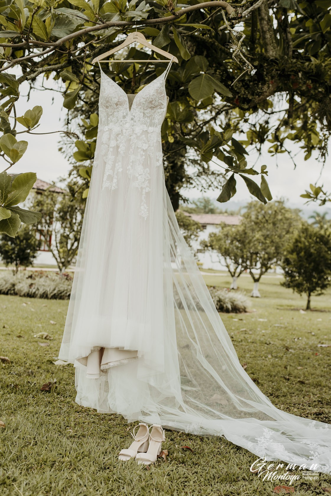 Essense of Australia, D2840 Wedding Dress Save 46% - Stillwhite