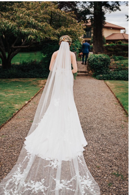 Allure Bridals 9603 Preowned Wedding Dress Save 50% - Stillwhite
