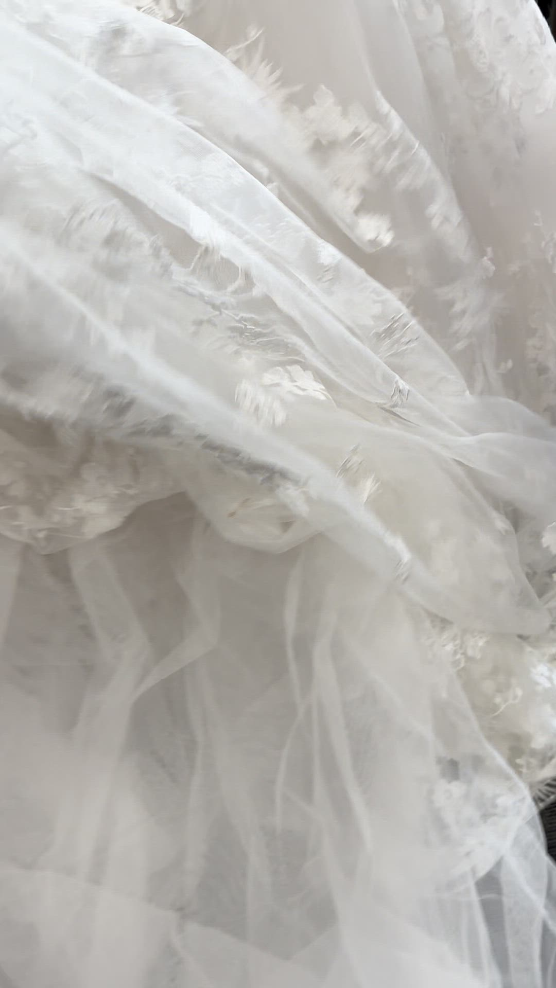Monique Lhuillier, Easton