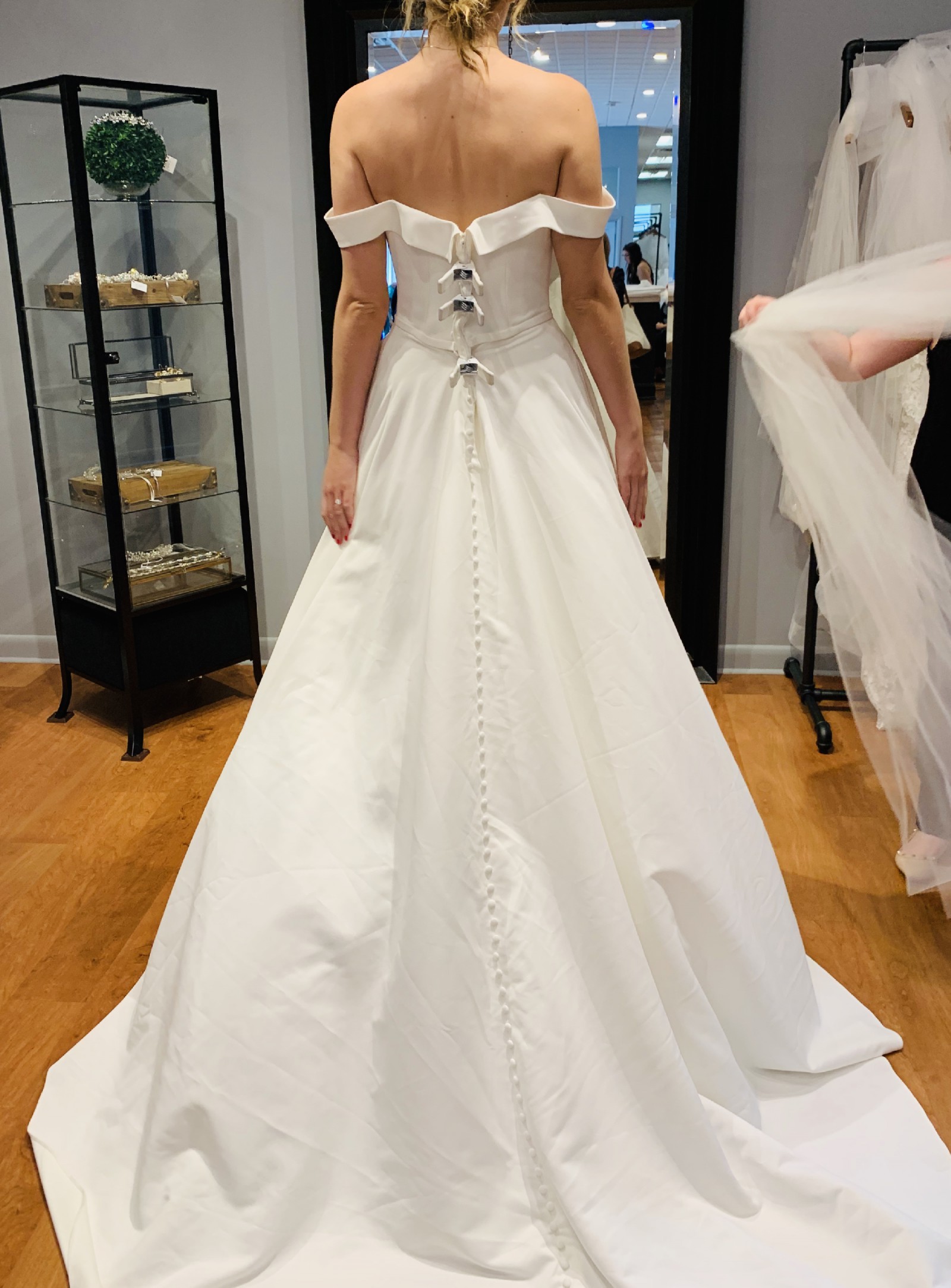 Essense of Australia D2761 New Wedding Dress Save 29% - Stillwhite