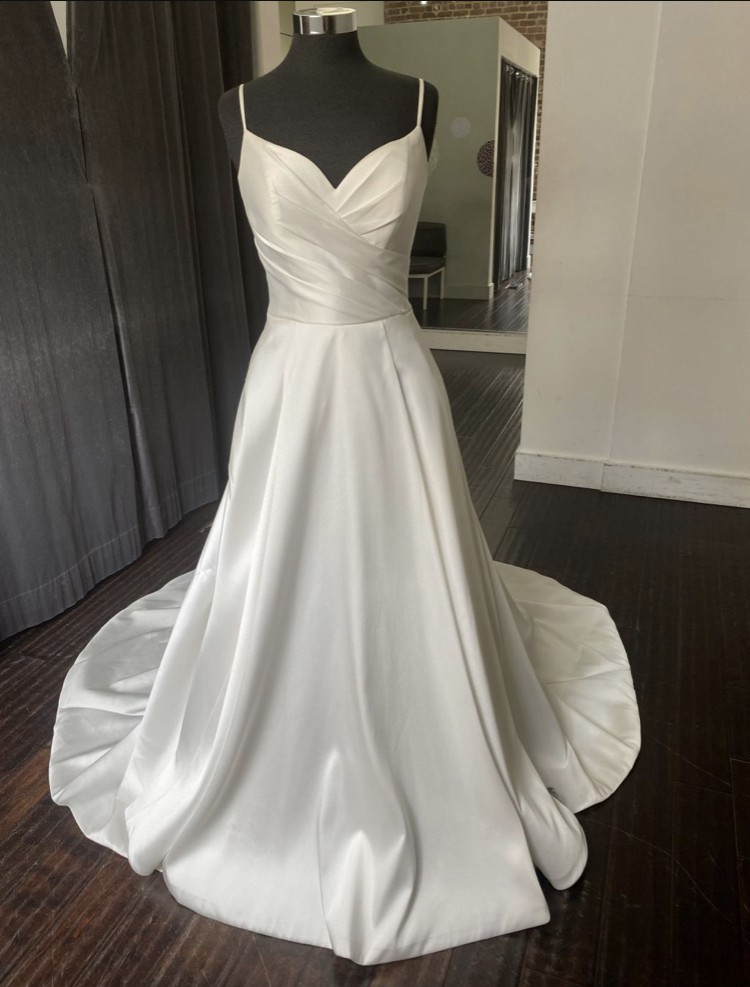 Essense of Australia D2753 Wedding Dress Save 39% - Stillwhite