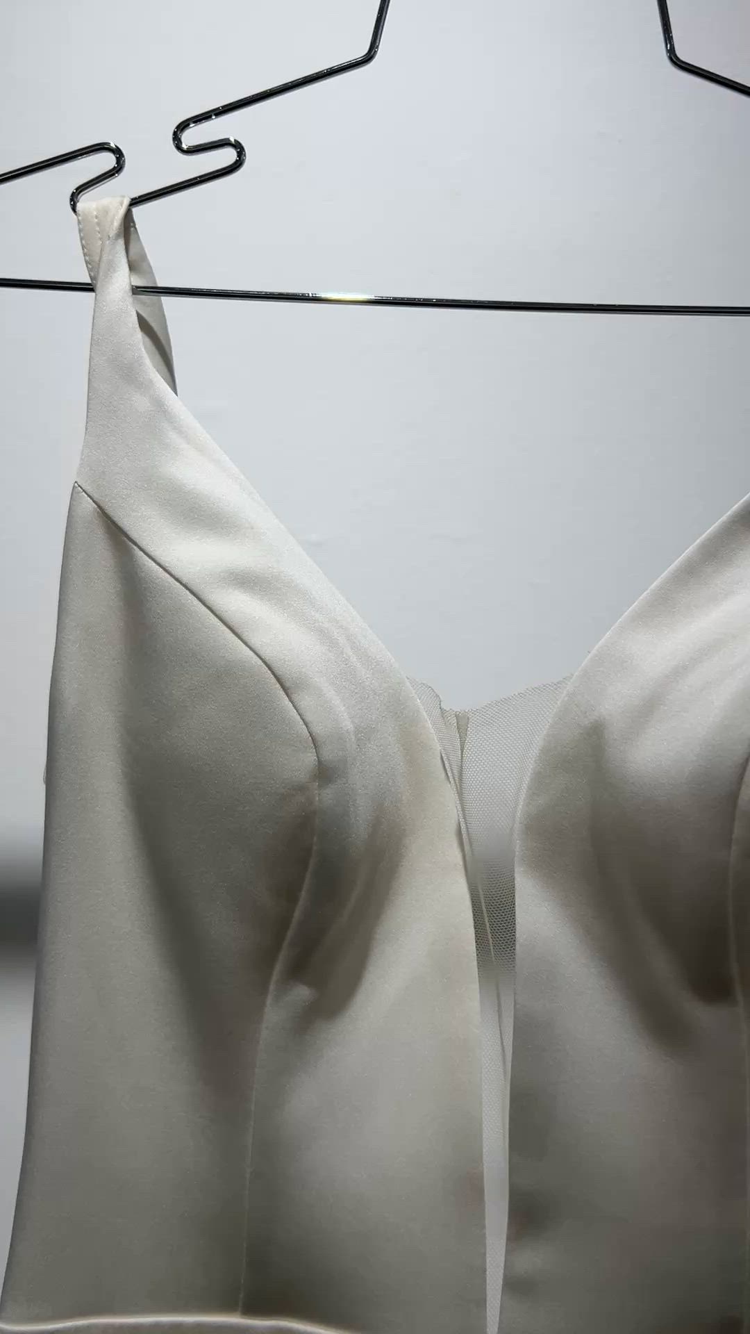 Casablanca Bridal, LE110