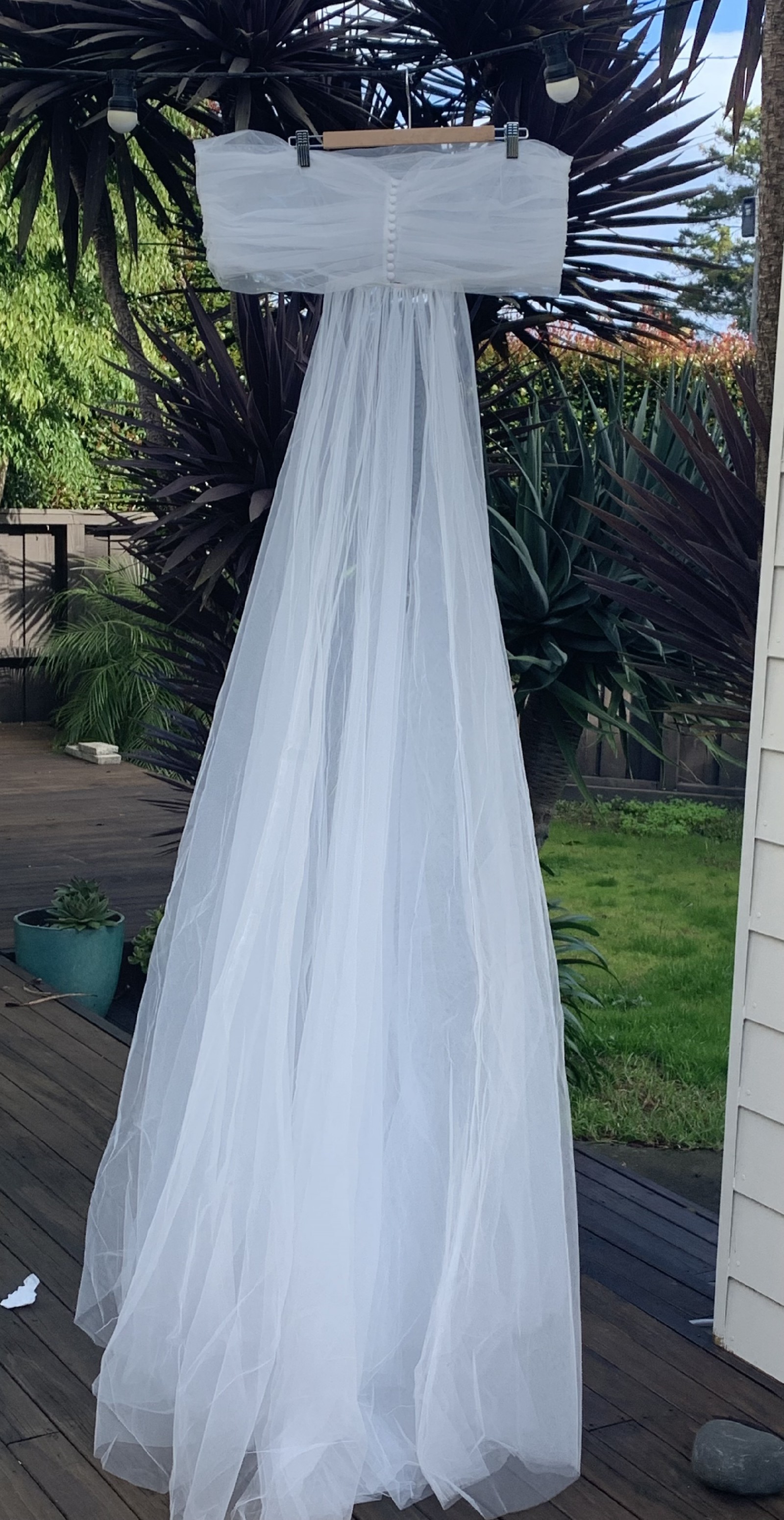 Lennon Tulle Wrap New Wedding Dress ...