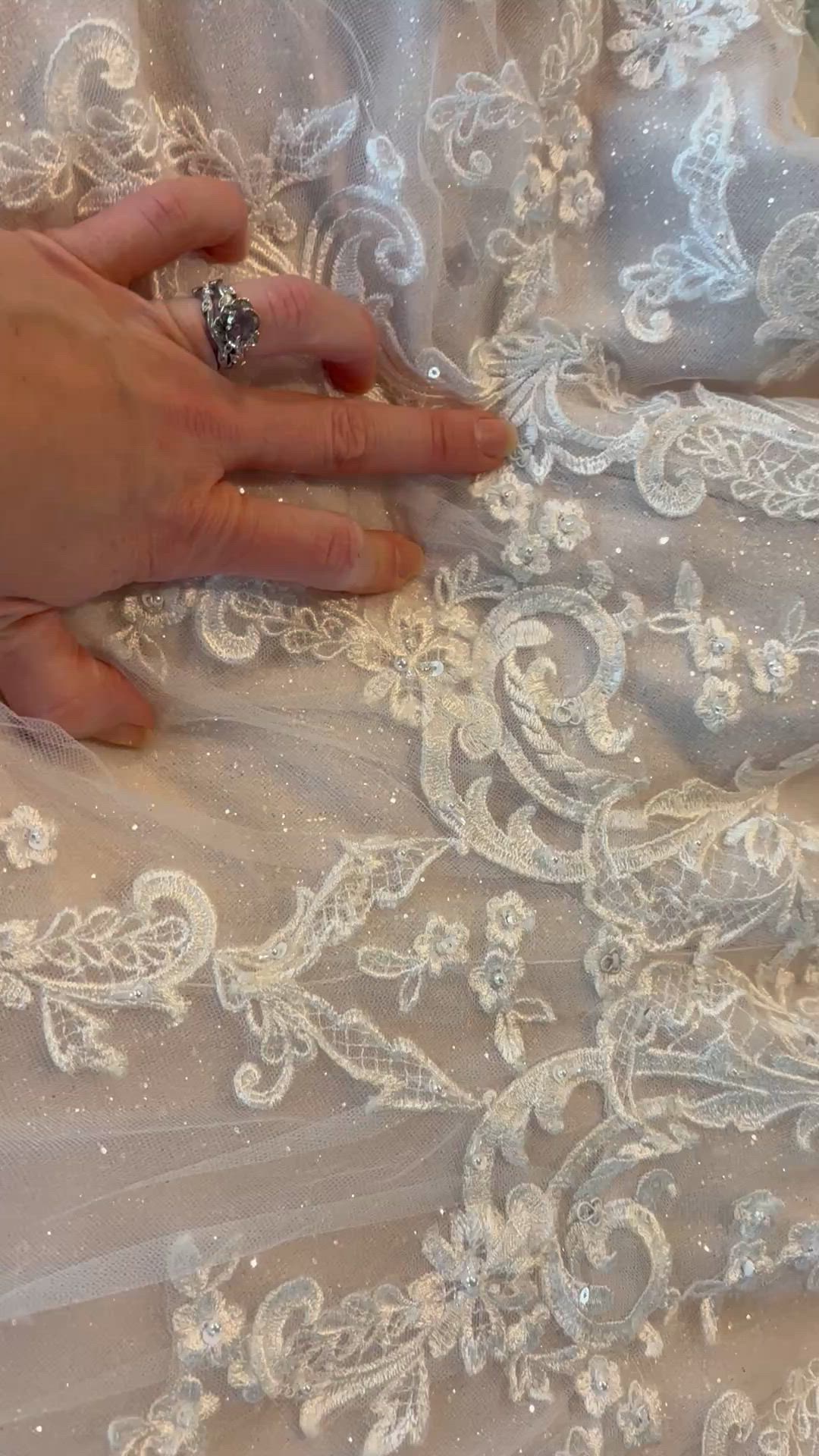 Maggie Sottero, Frédérique