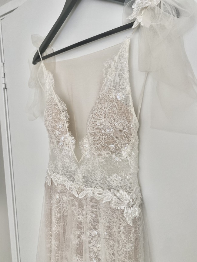 Muse By Berta New Wedding Dress Save 35% - Stillwhite