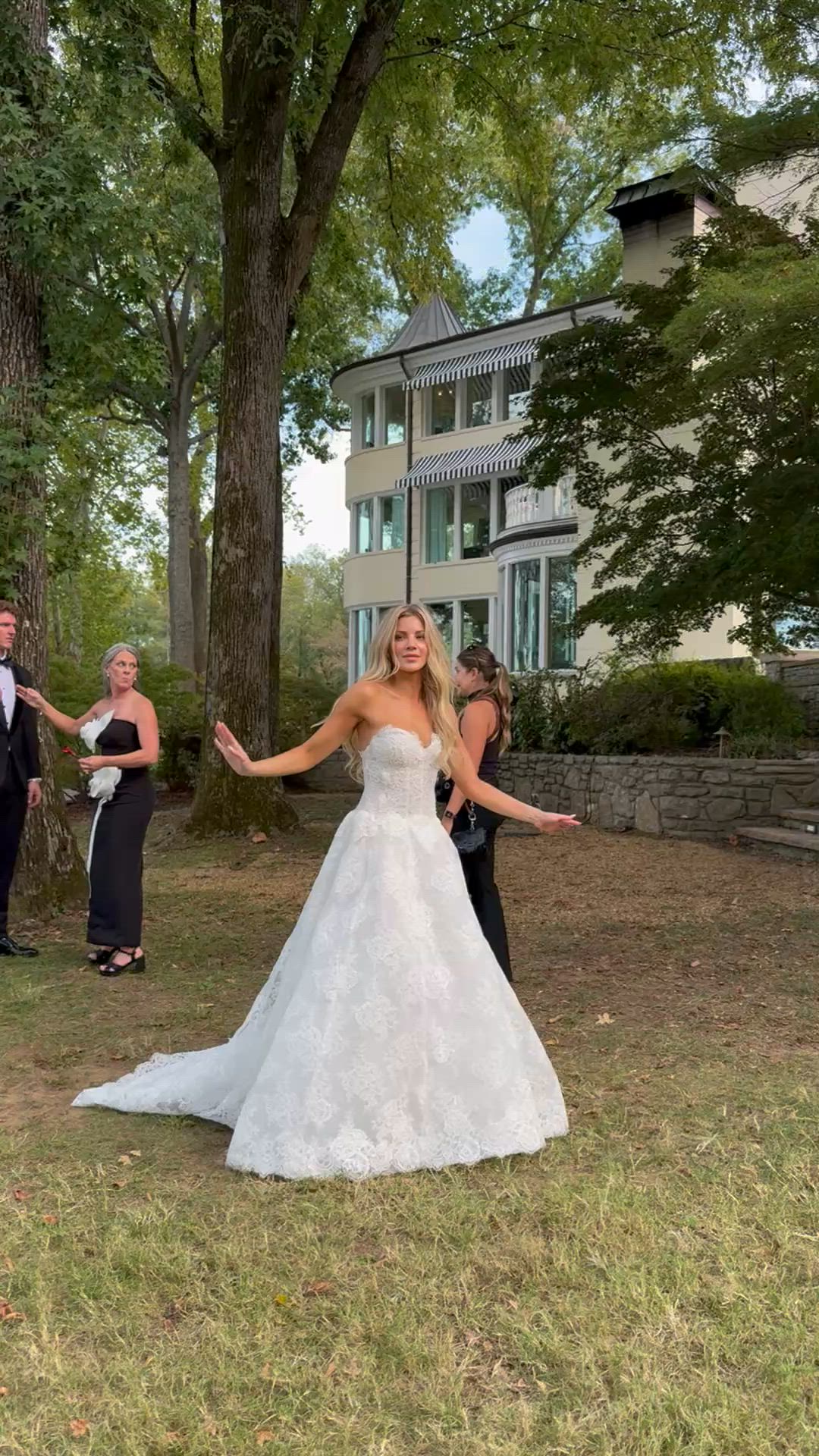 Monique Lhuillier, fleur de lis monique lhuillier