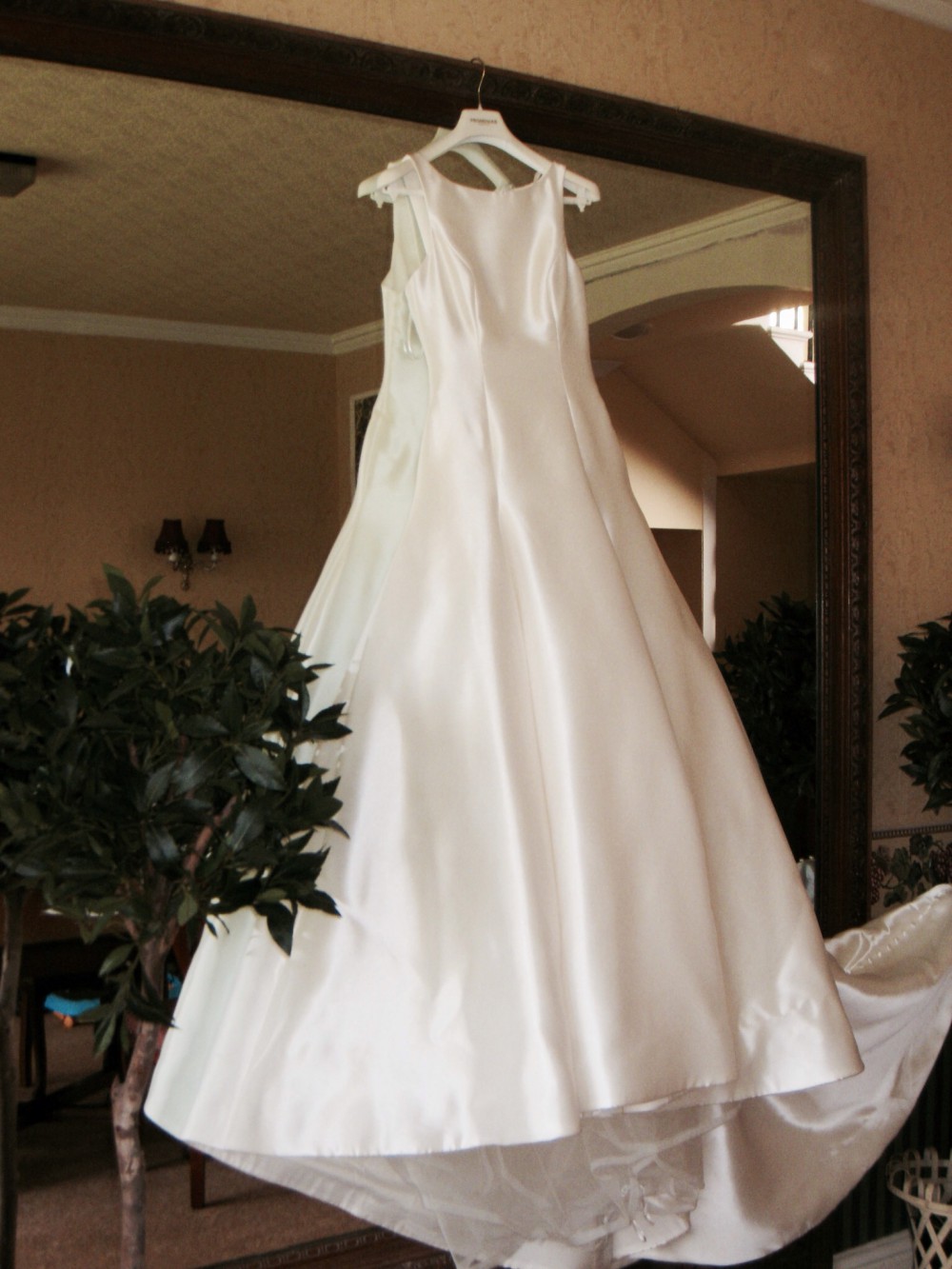 Pronovias Ontario New Wedding Dress Save 8   Stillwhite