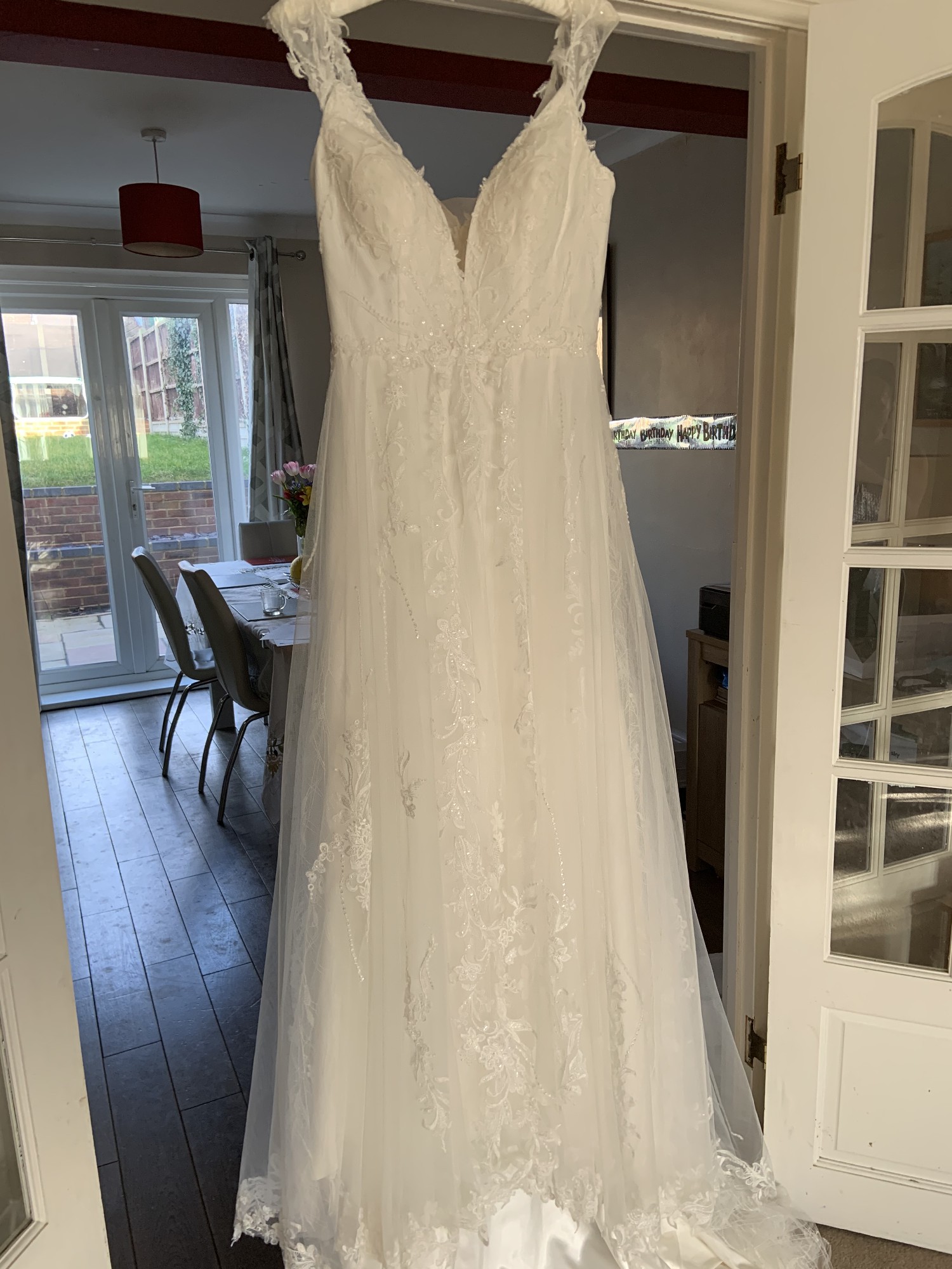 Madi Lane Madison Sample Wedding Dress 