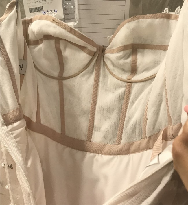 Monique Lhuillier Easton - Fall 2019 Line New Wedding Dress Save 20% ...