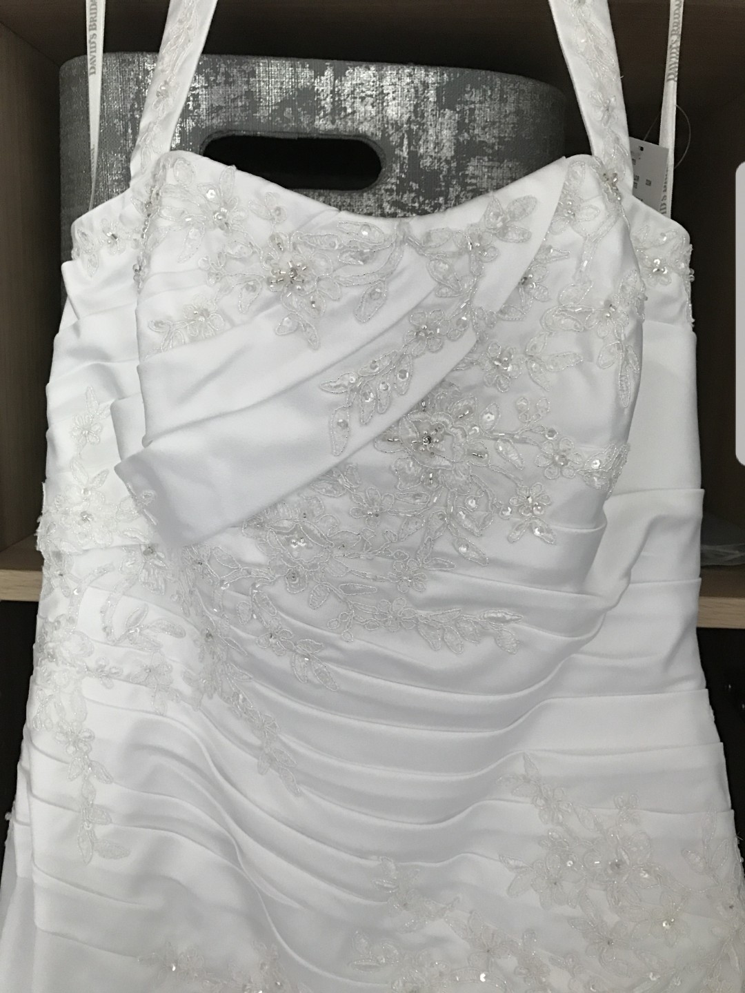 ven style wedding dress