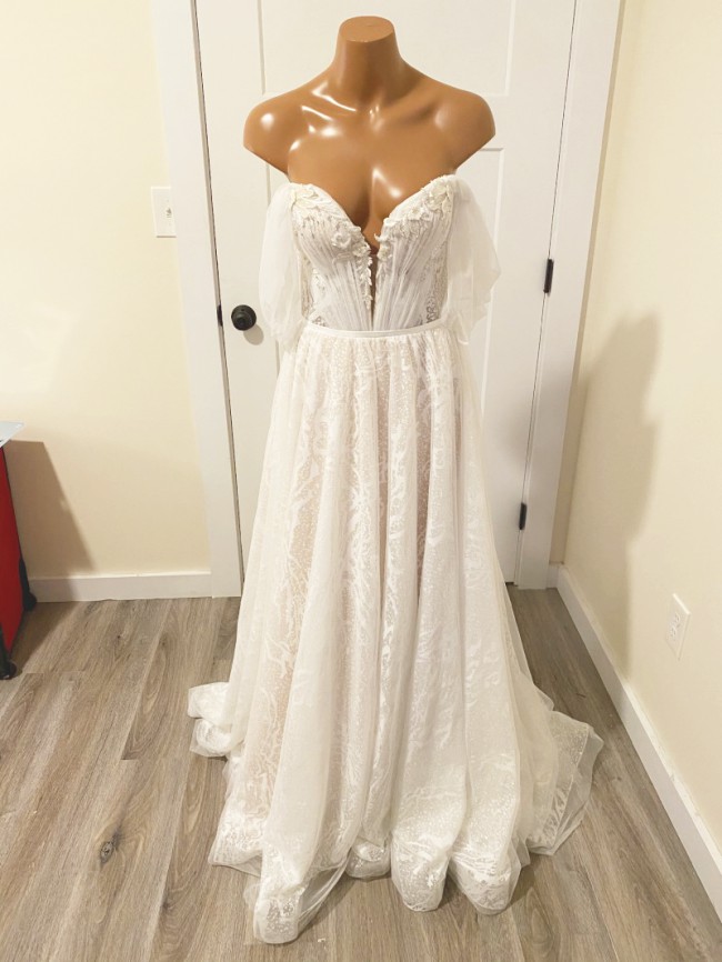 Alex Veil Bridal New Wedding Dress Save 37 Stillwhite