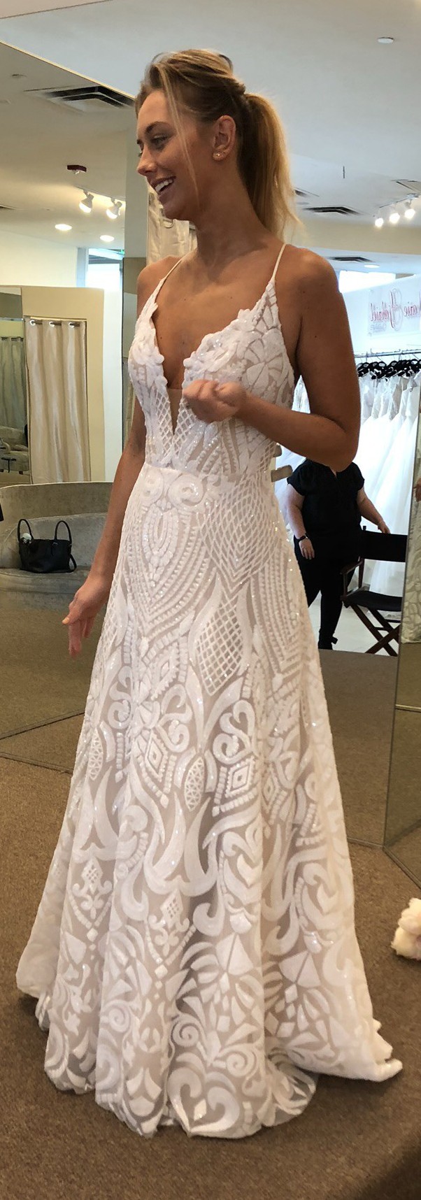 zara brown dress with beads Flirty Rushed Tulle Bodice Wedding Dresses With Hand Beaded Bow ZW791 –  TANYA BRIDAL