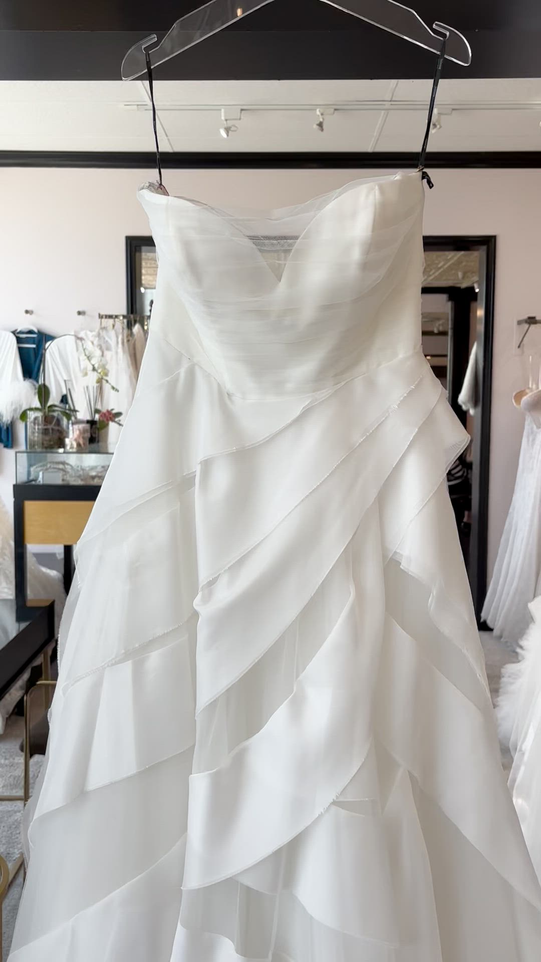Vera Wang, Yvette