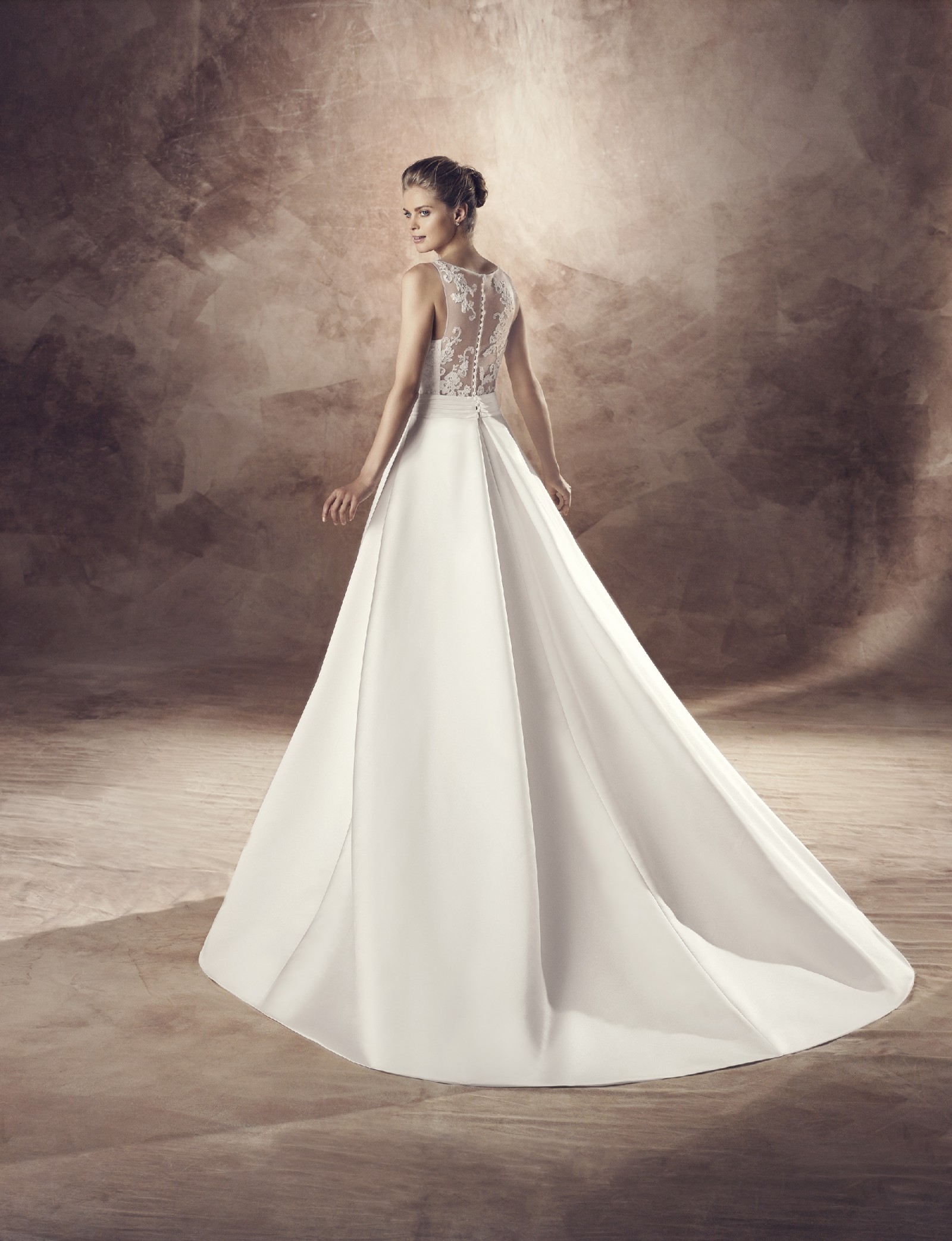 Avenue Diagonal ULMA Sample Wedding Dress Save 76% - Stillwhite