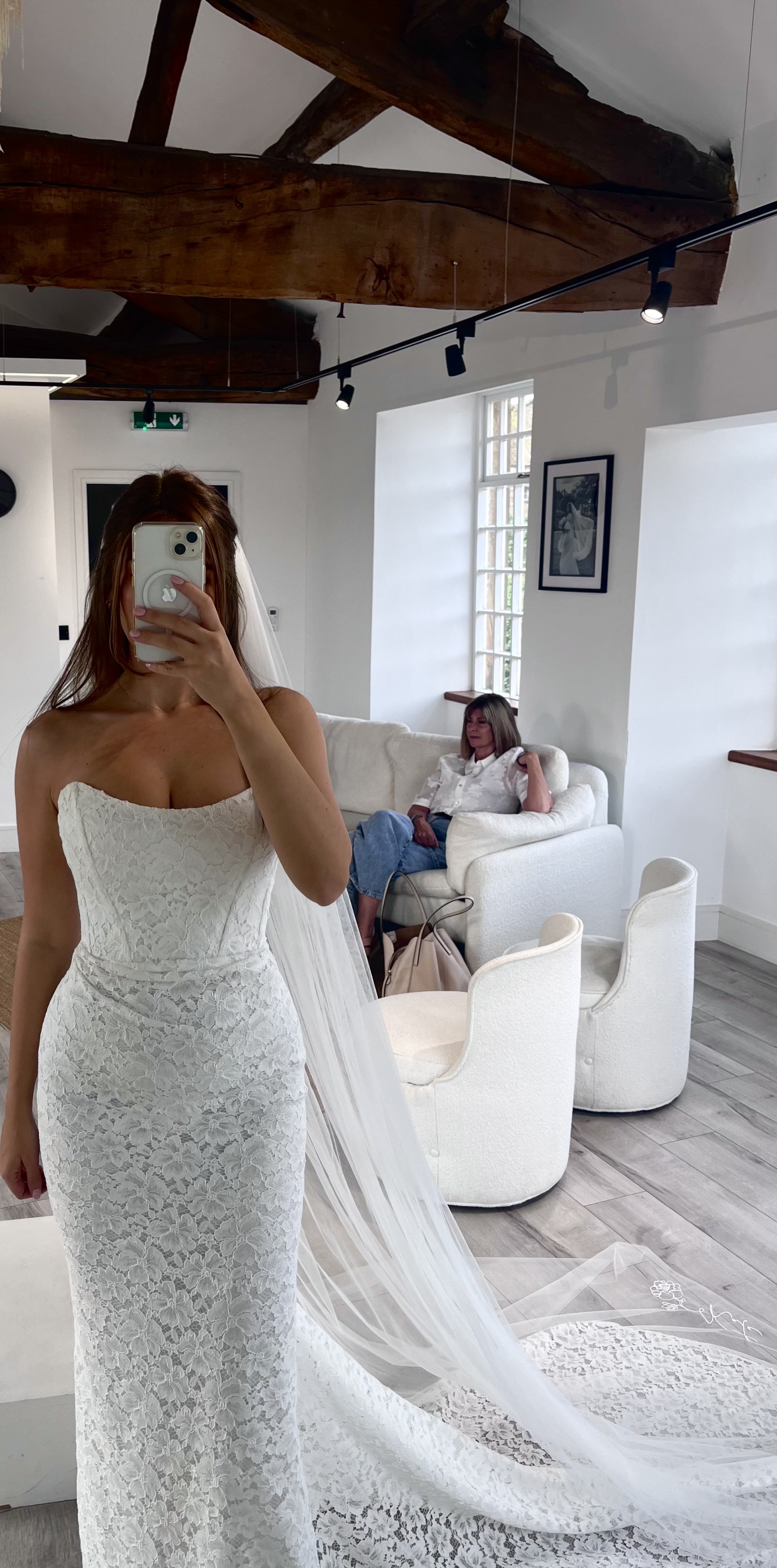 hand-stitched lace wedding dress Luxury Flower Lace Scoop Neck Aline Wedding Dress Light Ivory