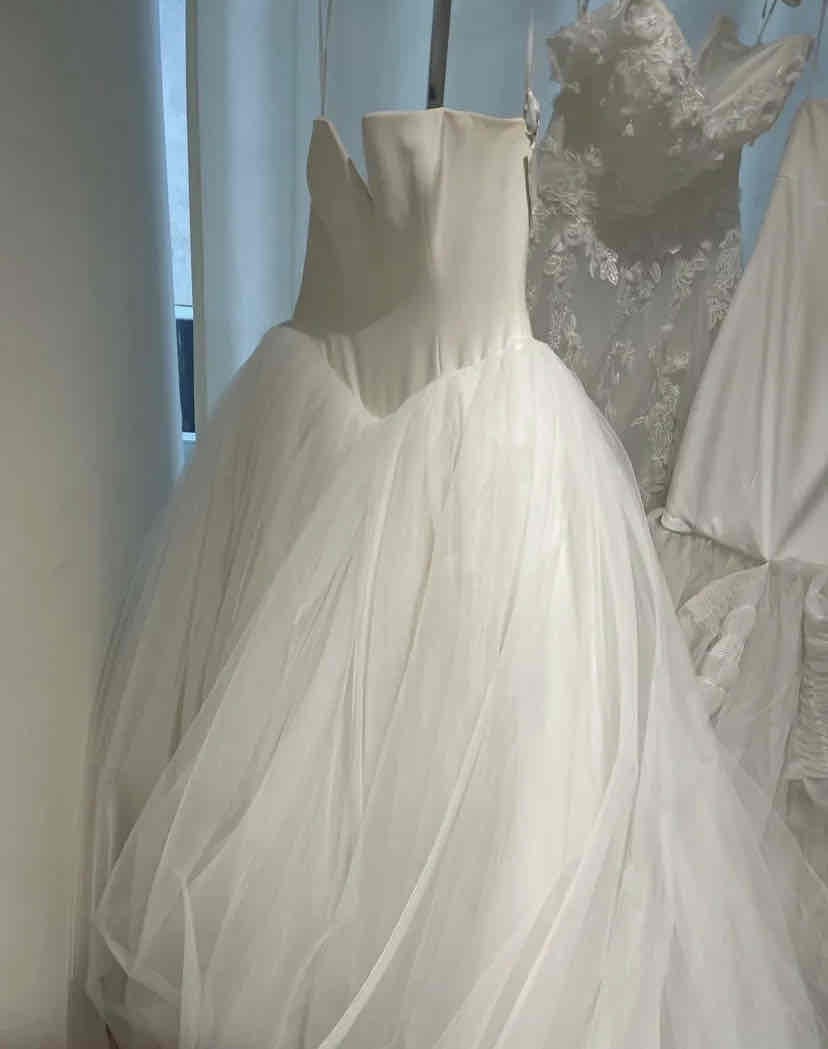 Vera Wang, Fernando 121616 Wedding Dress Save 82% - Stillwhite