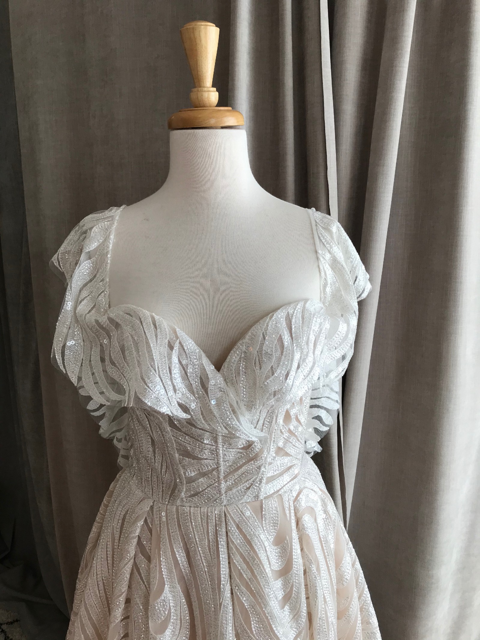 Ida Torez, Adina Sample Wedding Dress Save 78% - Stillwhite