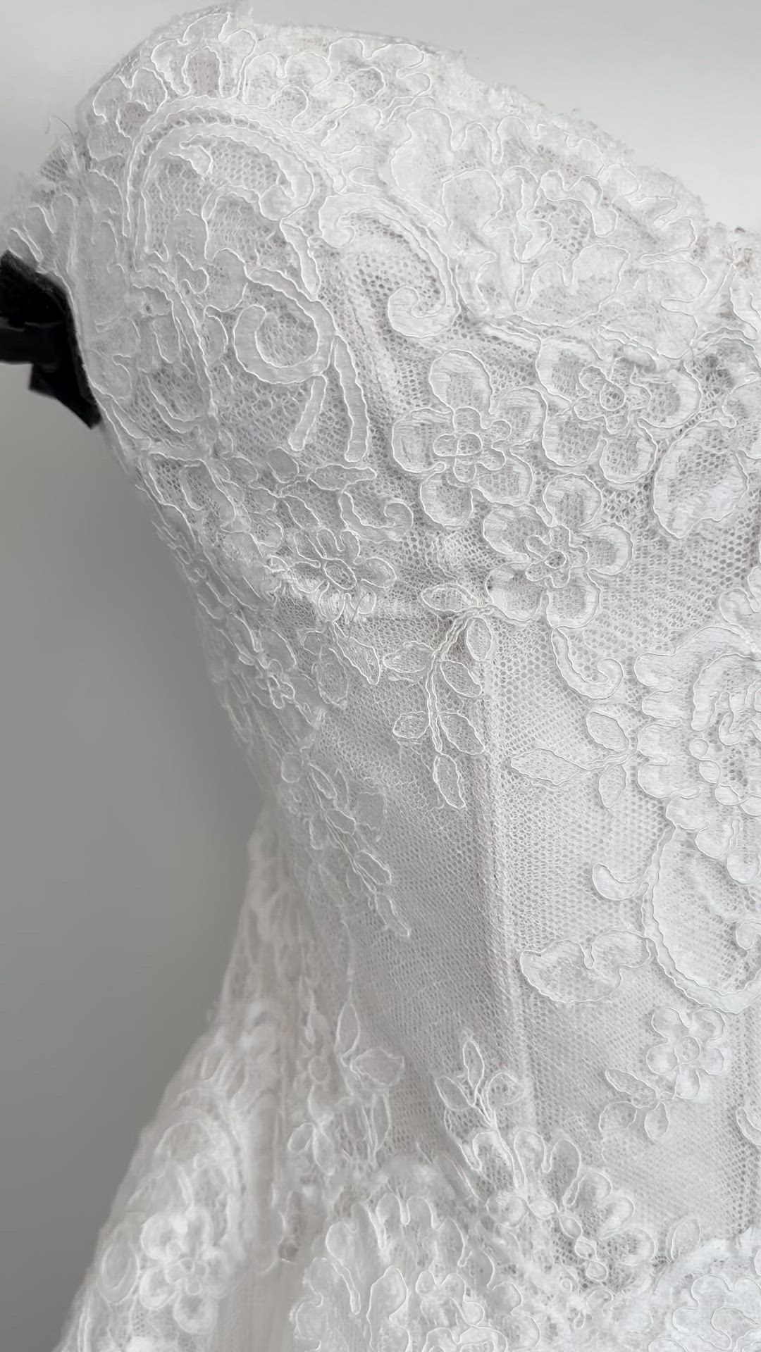 Monique Lhuillier, Fleur de Lis
