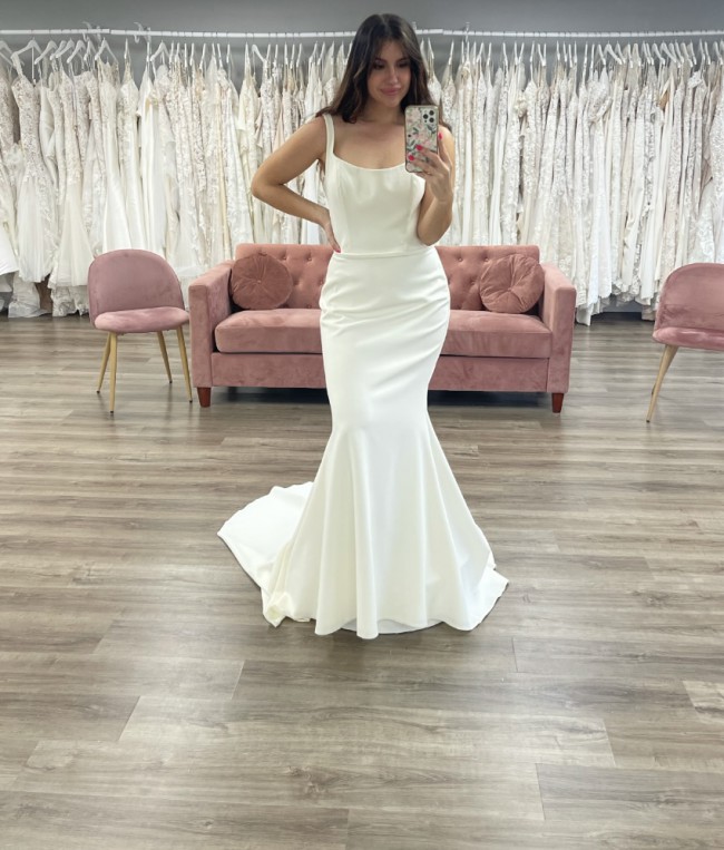 Allure Bridals 9810 Sample Wedding Dress Stillwhite 1369