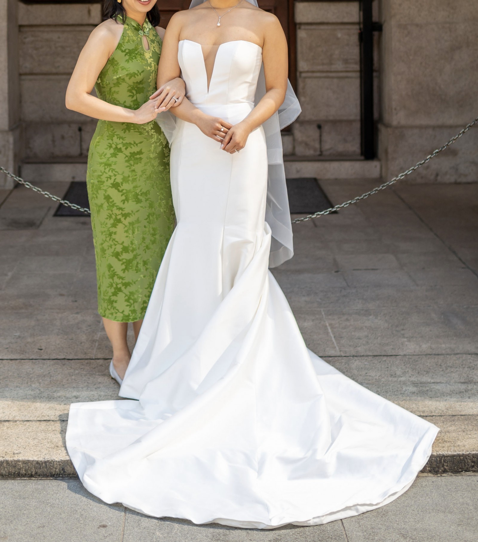 fitted lace wedding dress Vera Wang Silk Mermaid Wedding Dress – Instant Filters 2 main image 0