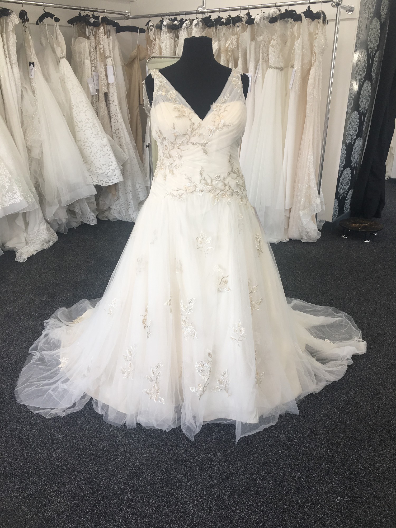 Confetti & Lace Sample Wedding Dress Save 87% - Stillwhite