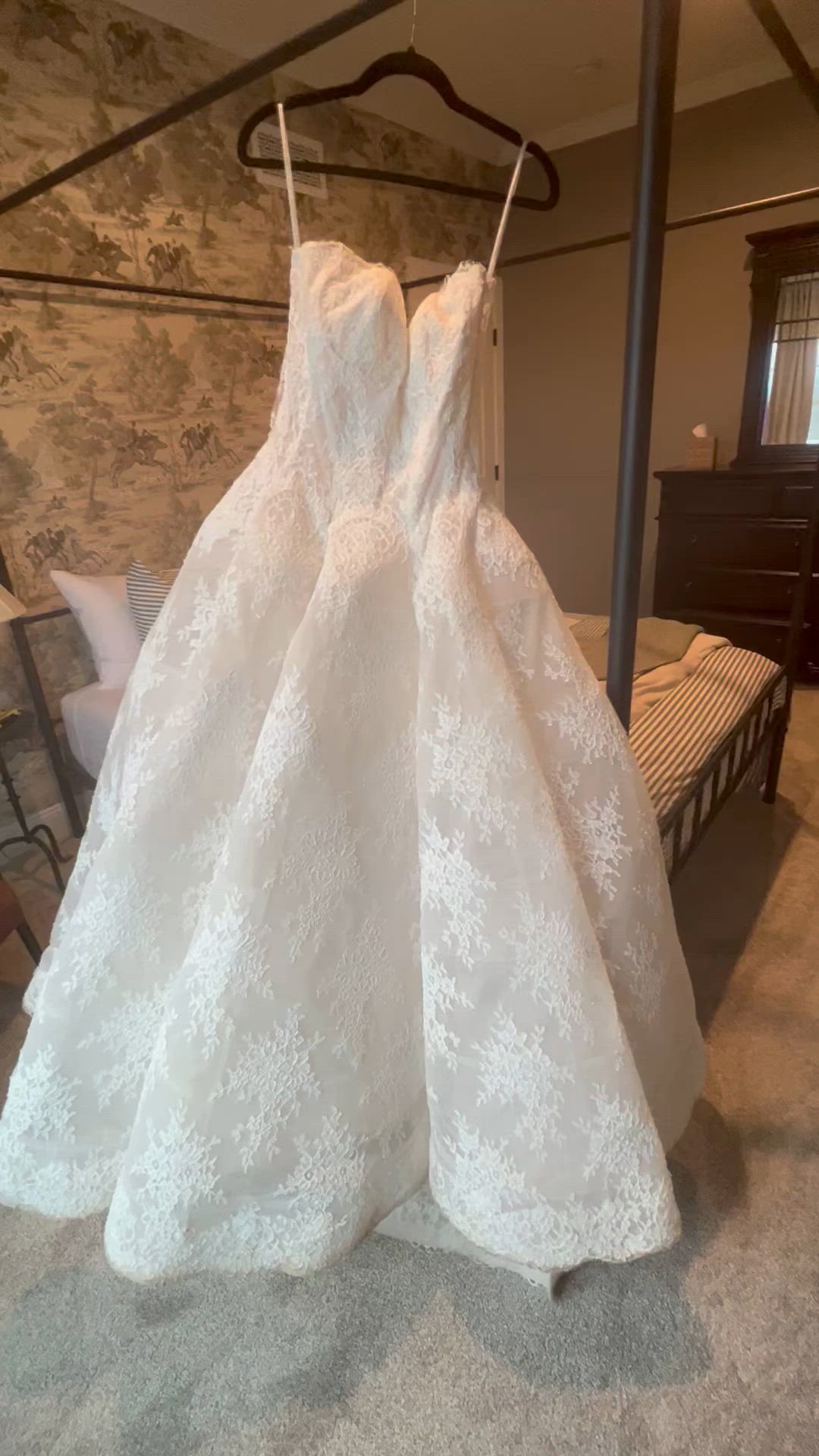 Monique Lhuillier, Alexandra