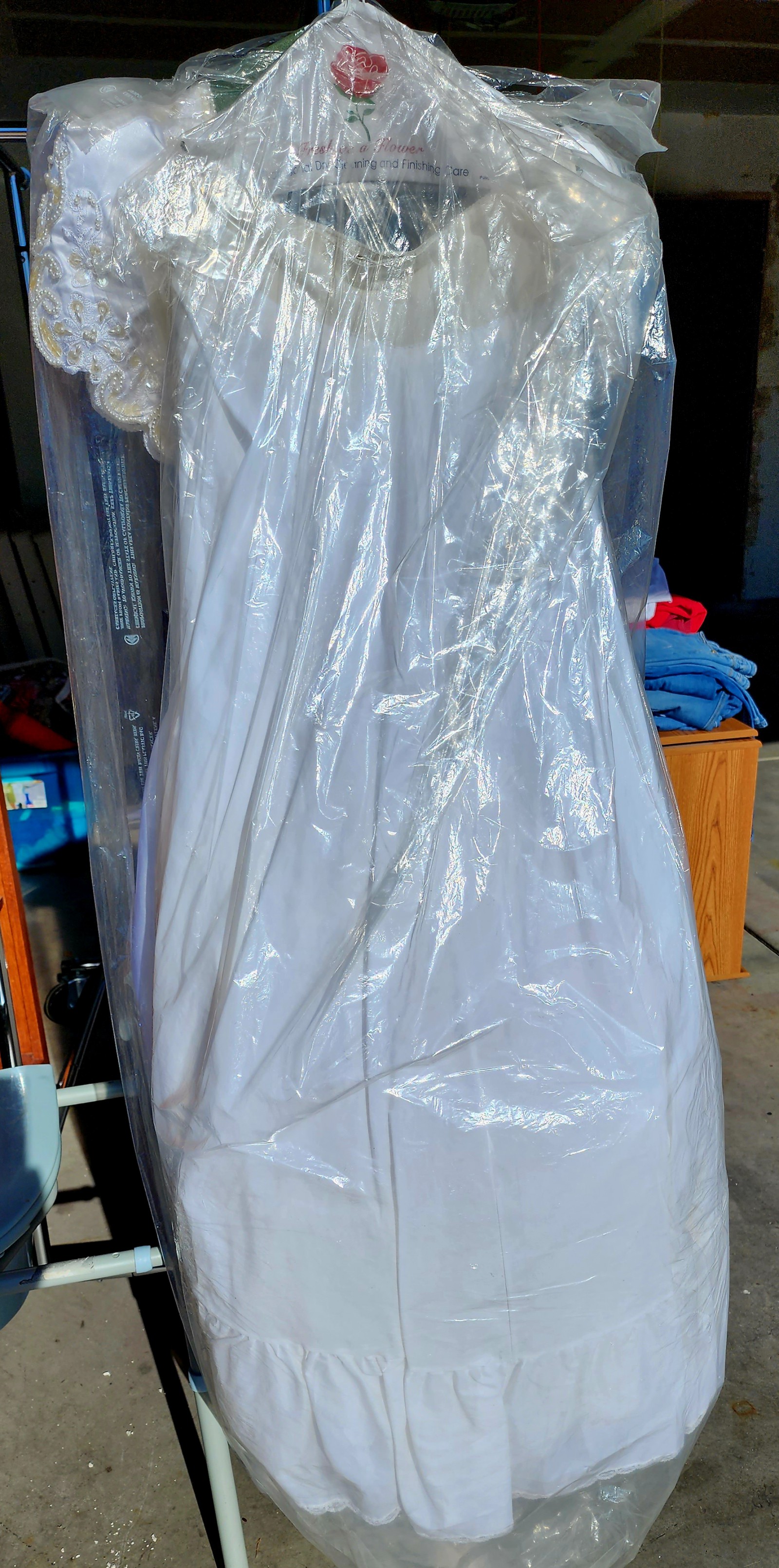 Peeing Wedding Dress Bathroom Bag Minimalist Organza Luxury