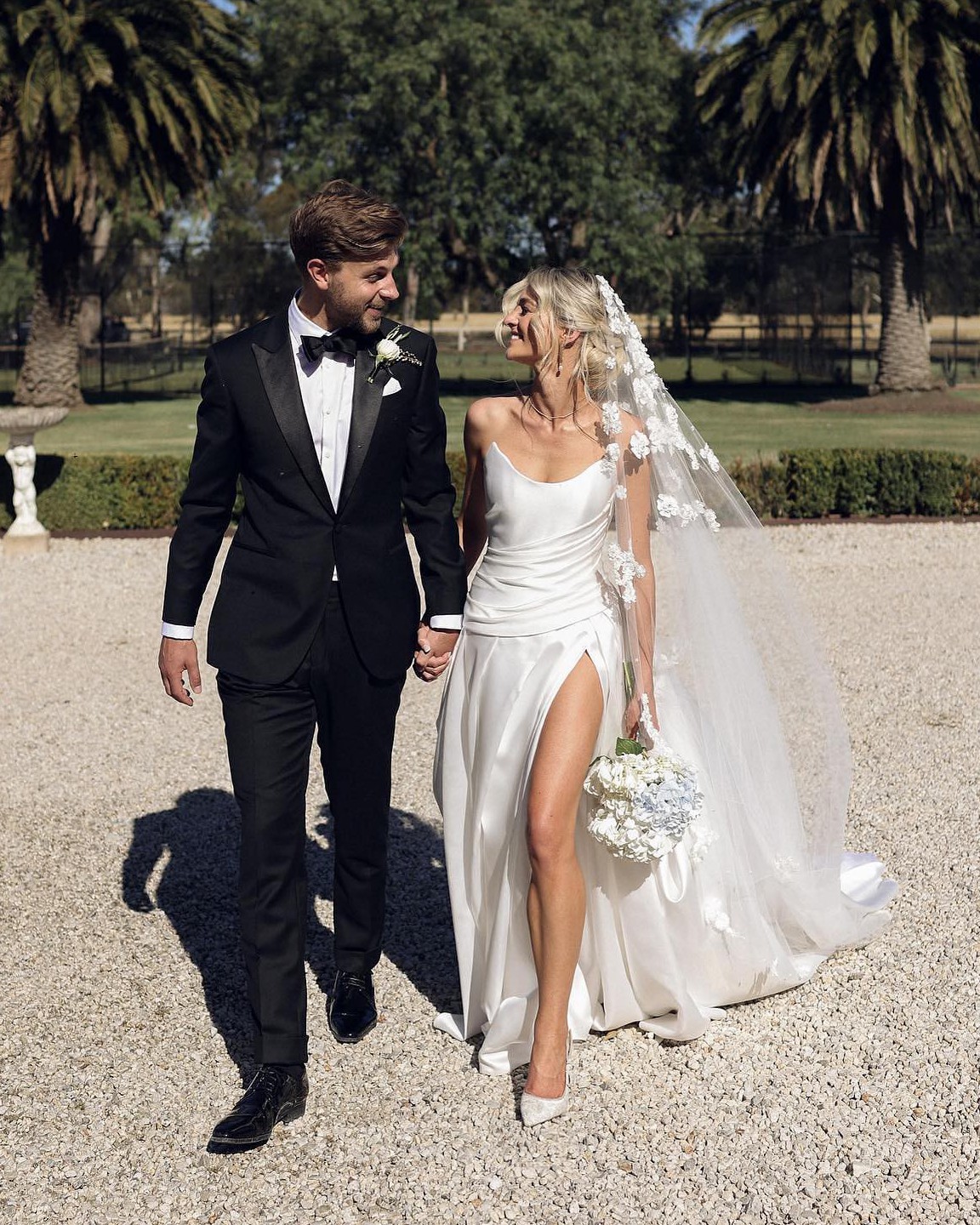 Mariana Hardwick FLOWER EMBROIDERED VEIL Wedding Dress Save 46% ...