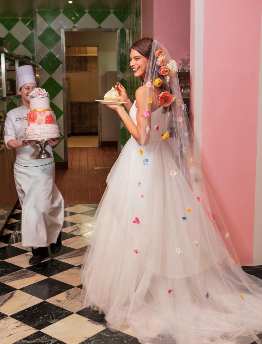 Nouvelle Amsale Cera Wedding Dress 