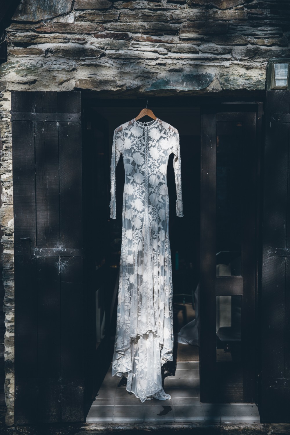 knee length dresses for ladies VINTAGE KARL LAGERFELD FOR CHLO SS 1993 IVORY LACE DECO PRINT DRESS   Uncommon Thread