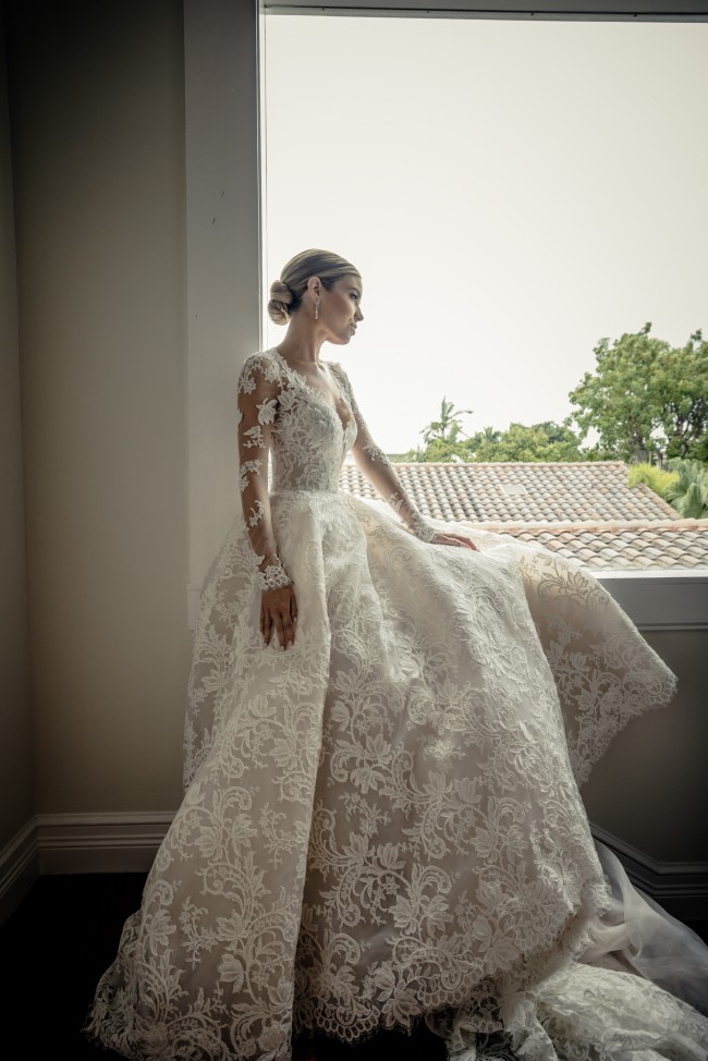 Monique Lhuillier Emilia Gown, Fall 2021 Wedding Dress Save 52% ...